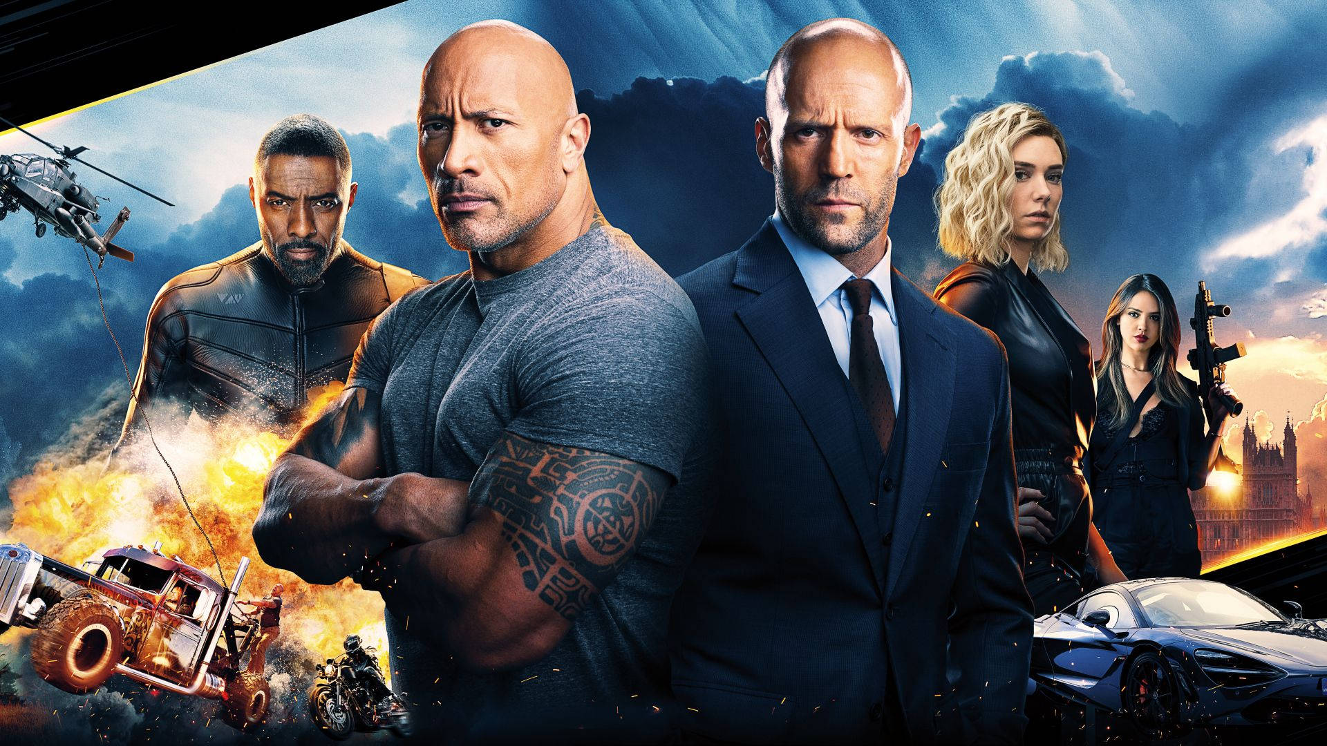 The Rock 桌布 壁紙 — 動作英雄在暴風雨的天空下堅定站立，爆炸和高速車輛在混亂中爆發。