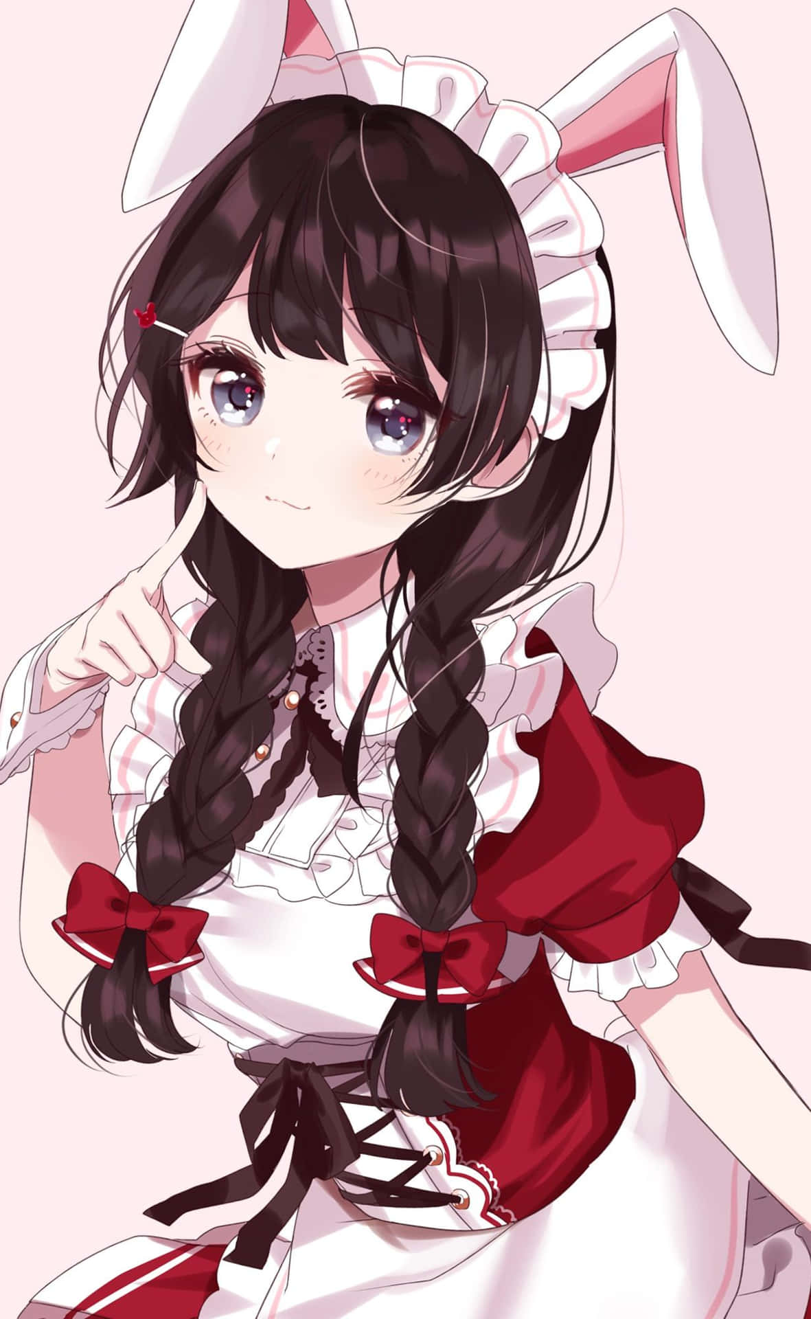 動漫兔女郎復活節服裝 壁紙 — 一個可愛的動漫女孩，有兔耳朵和辮子頭髮，穿著紅白女僕裝微笑。