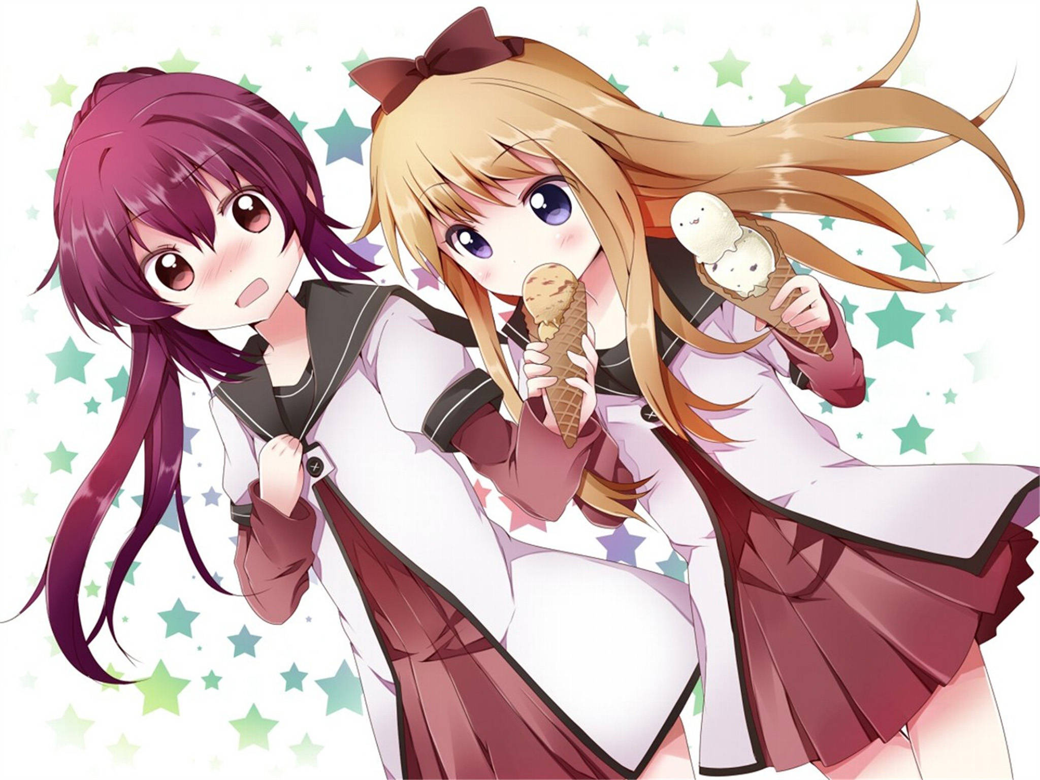 動漫女同性戀角色：Ayano與Kyoko 壁紙 — 兩個穿著校服嘅動漫女仔喺閃爍嘅星星背景下開心咁食雪糕。