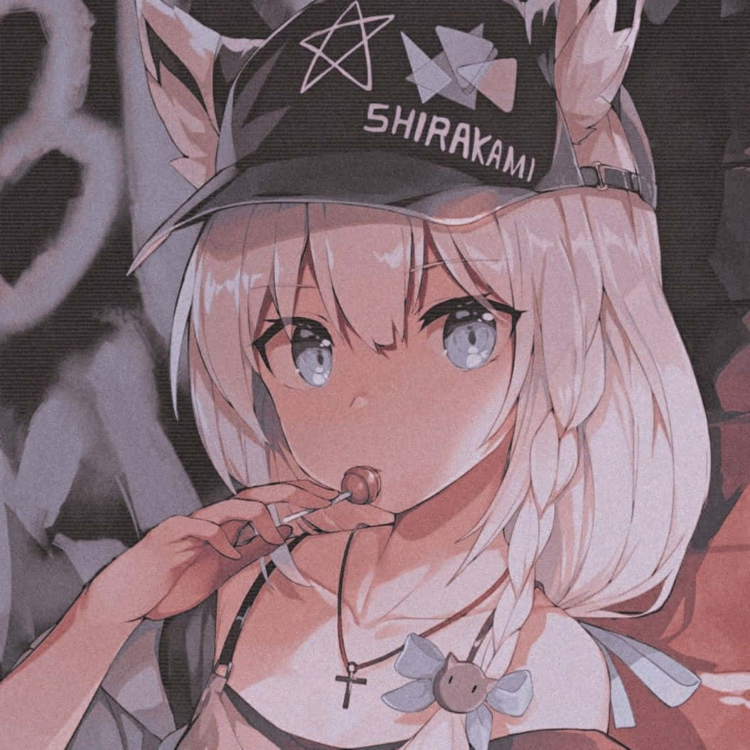 擁有狐狸耳朵的動漫女孩咬著棒棒糖，戴著帽子和十字架項鍊。