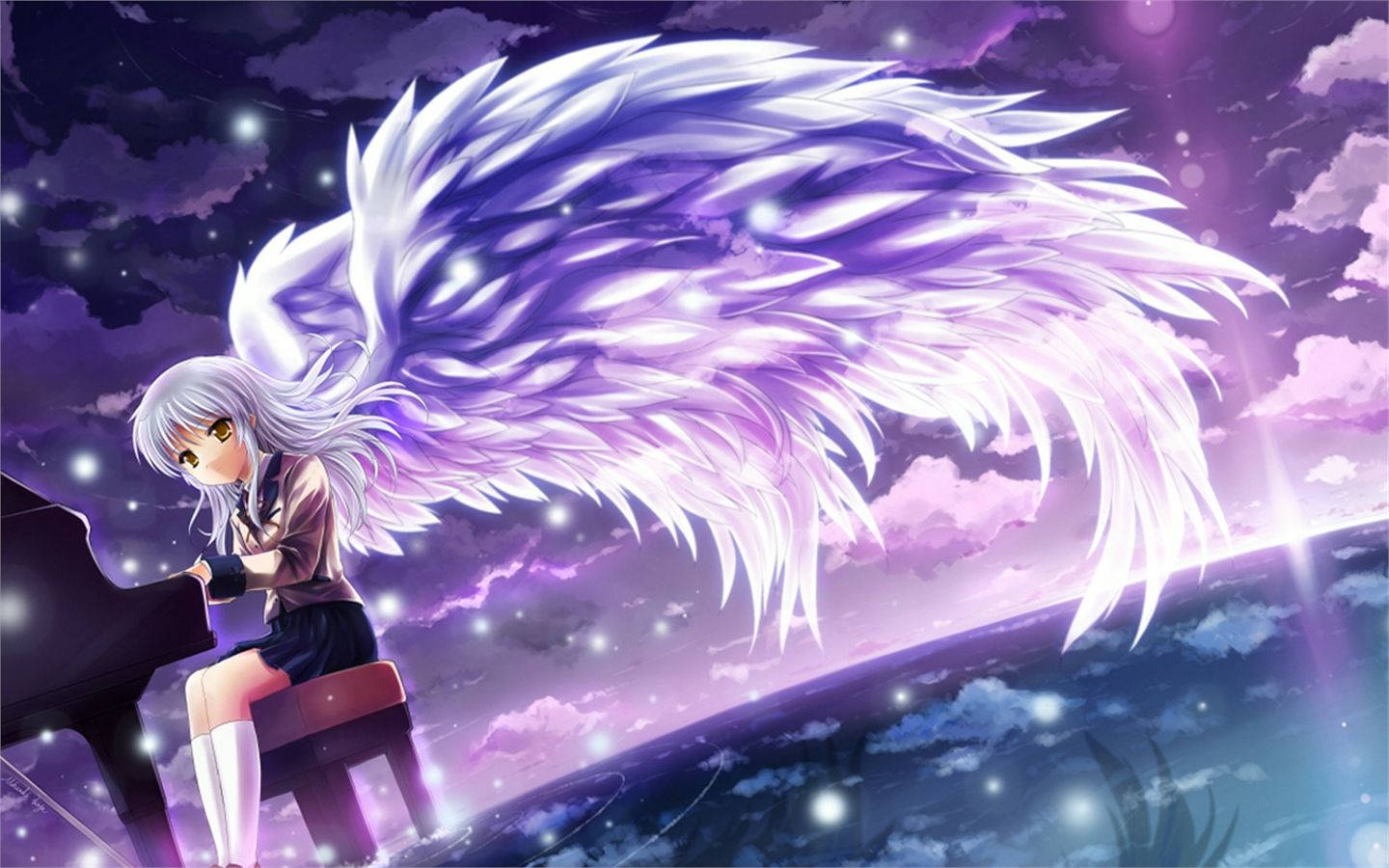 發光翅膀的動漫女孩在星空下彈鋼琴。