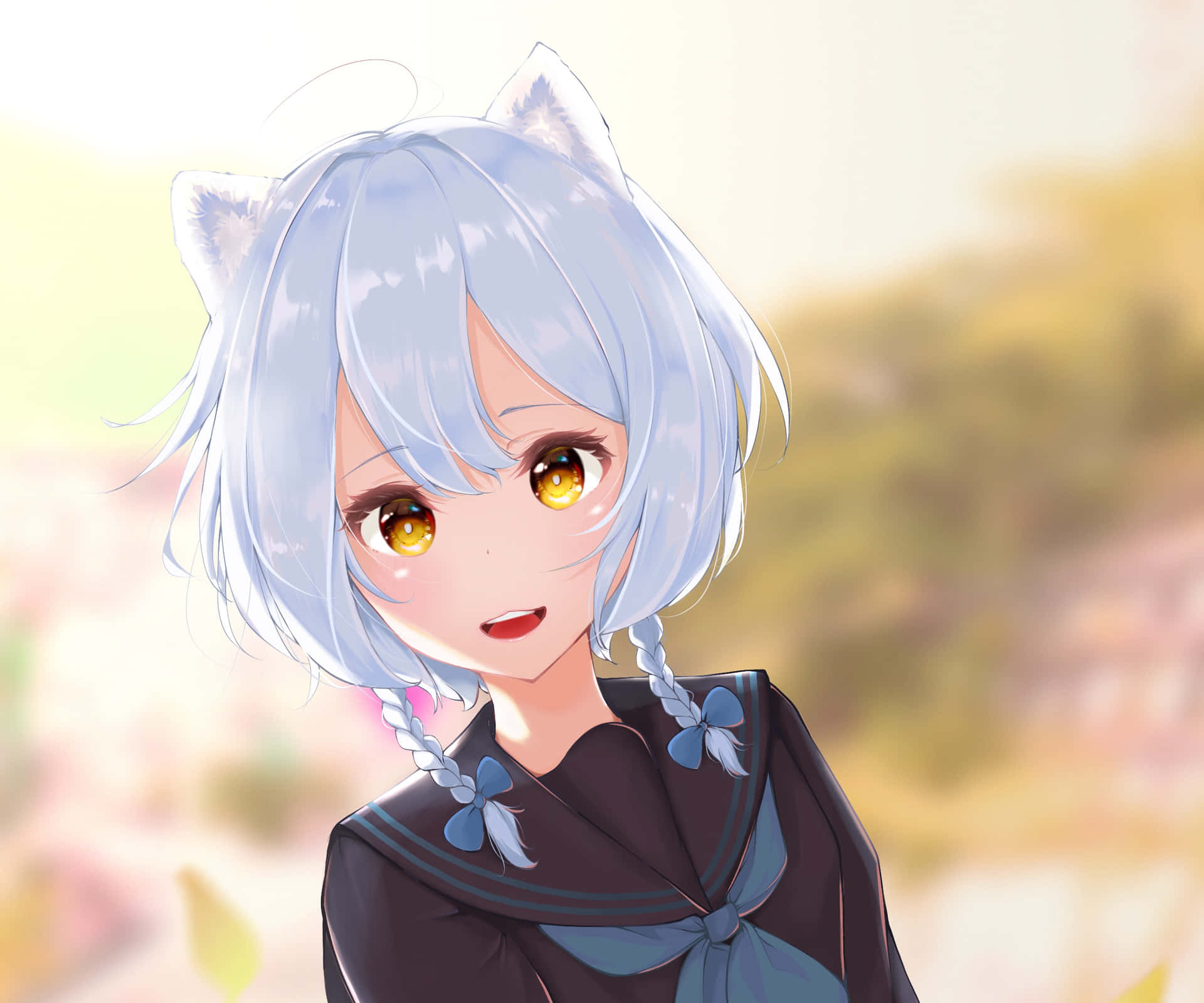 藍色頭髮和貓耳朵的動漫女孩穿著水手服，溫柔地微笑。