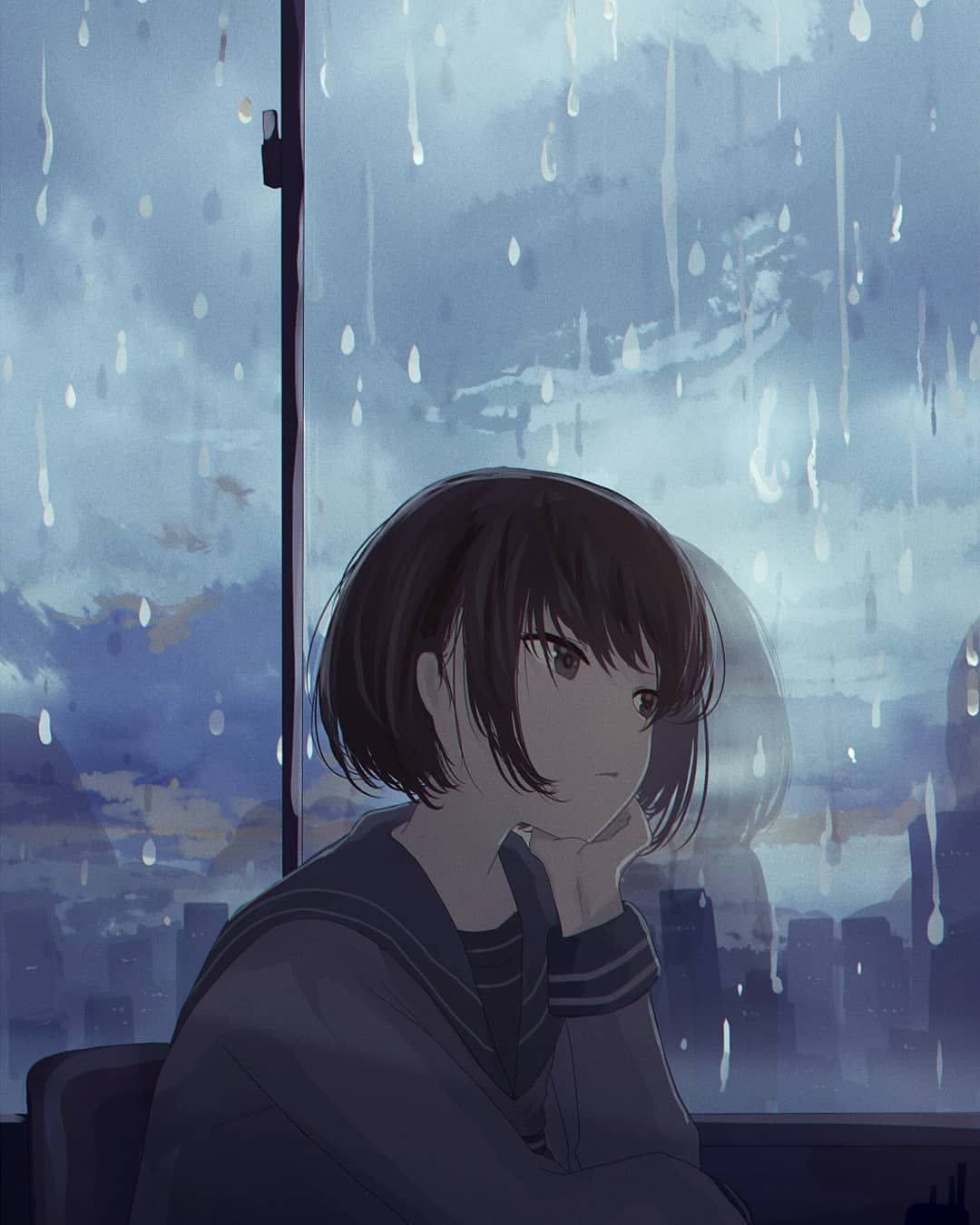 一個穿著水手服的沉思動漫女孩，望著下雨的窗外看著城市景觀。