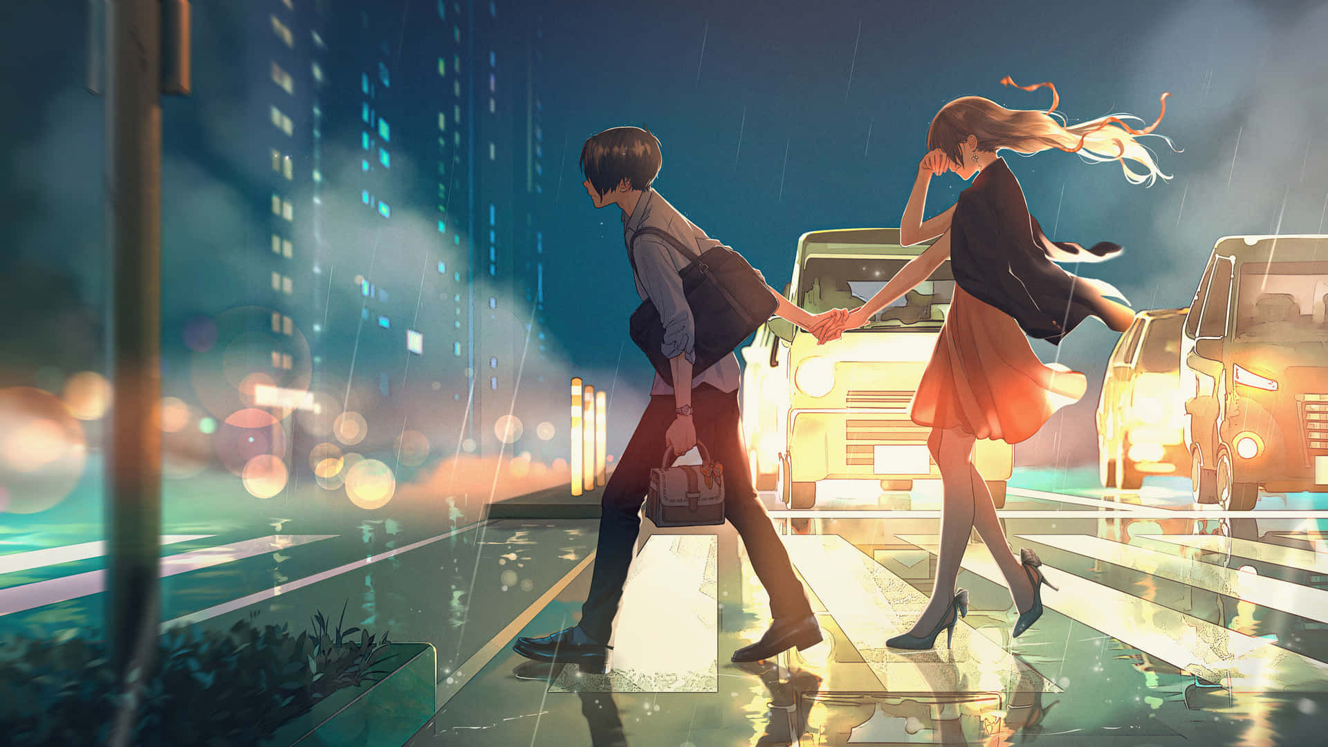 兩個人在發光的燈光下拖手橫過雨夜的街道。