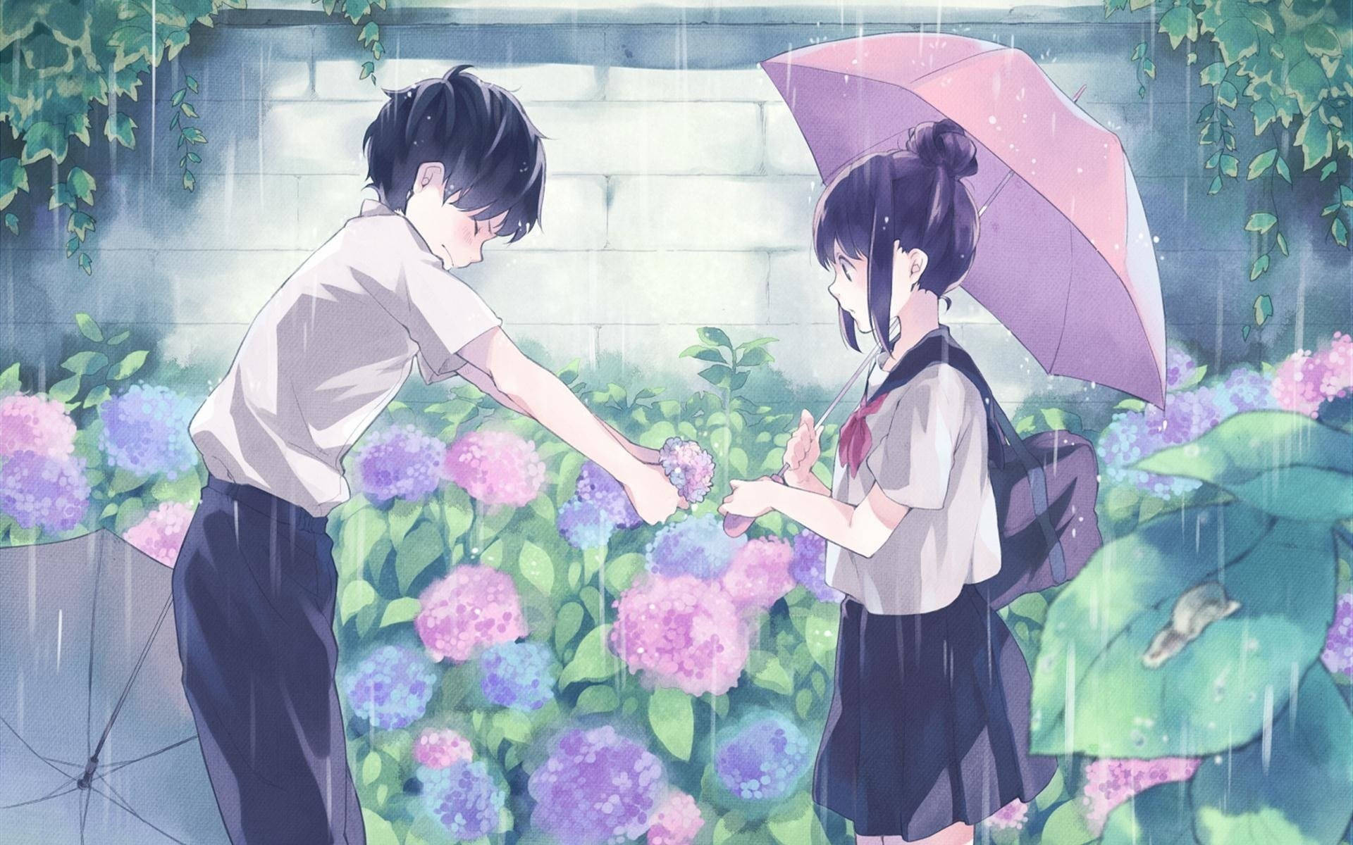 動漫愛情：雨中告白 壁紙 — 一個男孩和一個女孩在盛開的繡球花叢中，於粉紅色的雨傘下共享溫柔時刻，細雨綿綿。