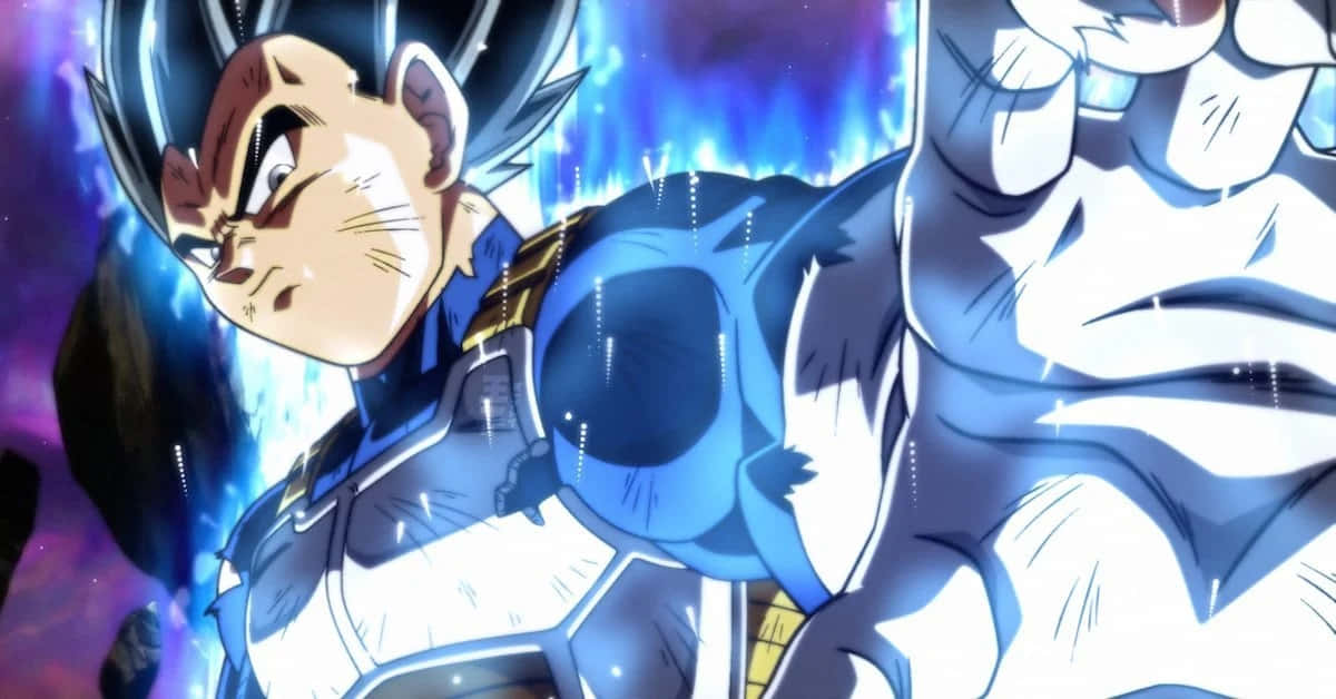 Vegeta's Energy Blade 桌布 壁紙 — 動漫戰士，頭髮尖刺，身穿藍色盔甲，在宇宙能量面前以動態戰鬥姿勢蓄力。