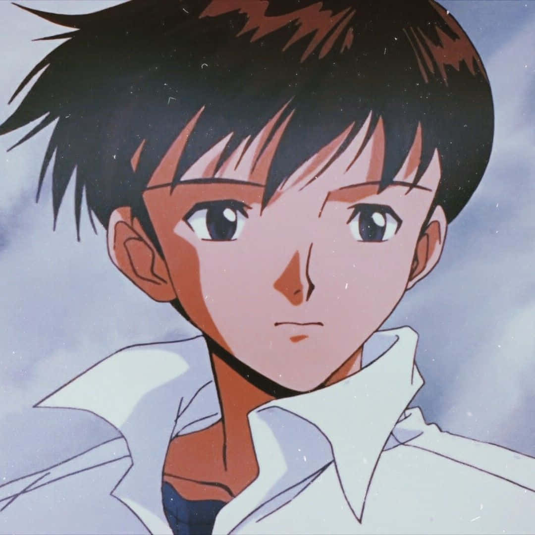 Shinji Ikari 桌布 壁紙 — 動漫男孩特寫，黑色刺蝟頭，眼神銳利，身穿白色襯衫，背景是陰天。
