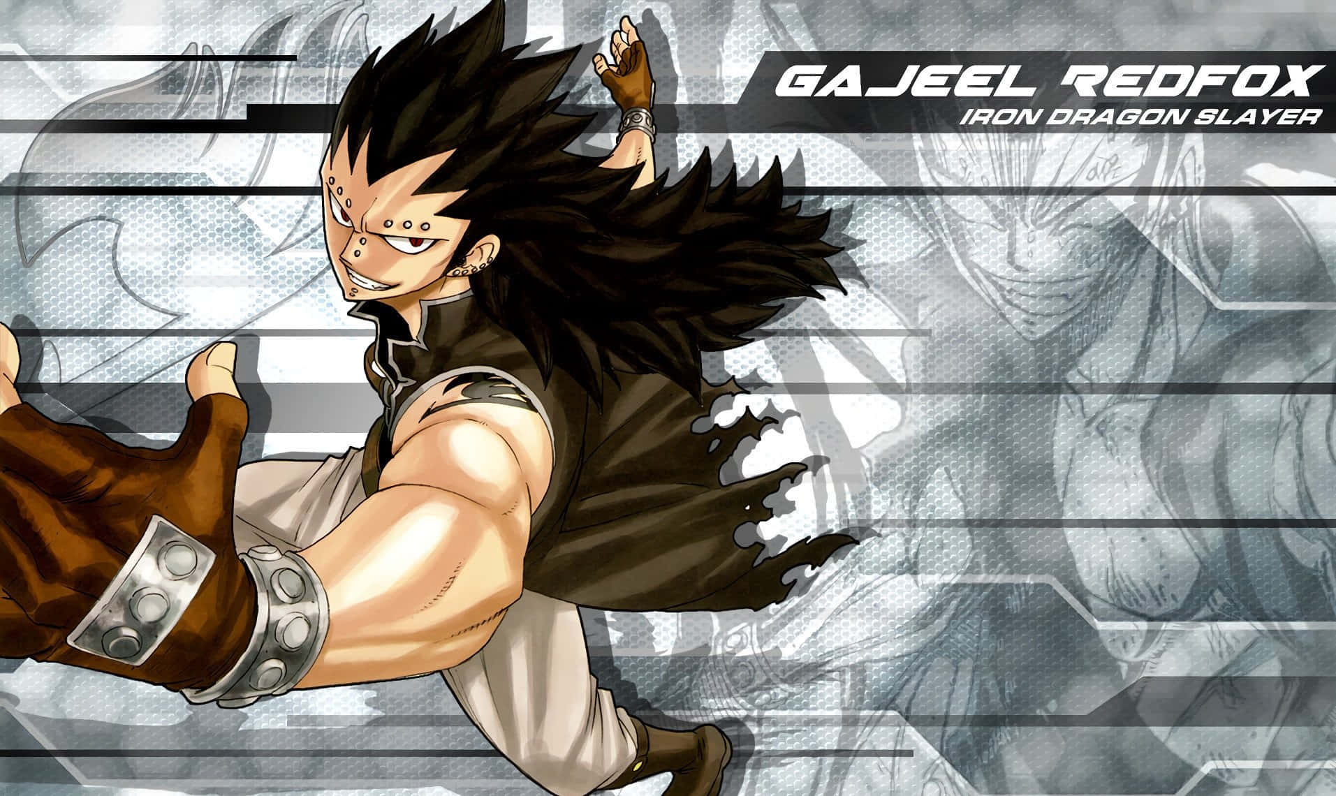 Gajeel Redfox 桌布 壁紙 — 動漫角色 Gajeel Redfox 以動態姿勢呈現，擁有尖刺黑髮和金屬護臂，背景為灰色條紋。