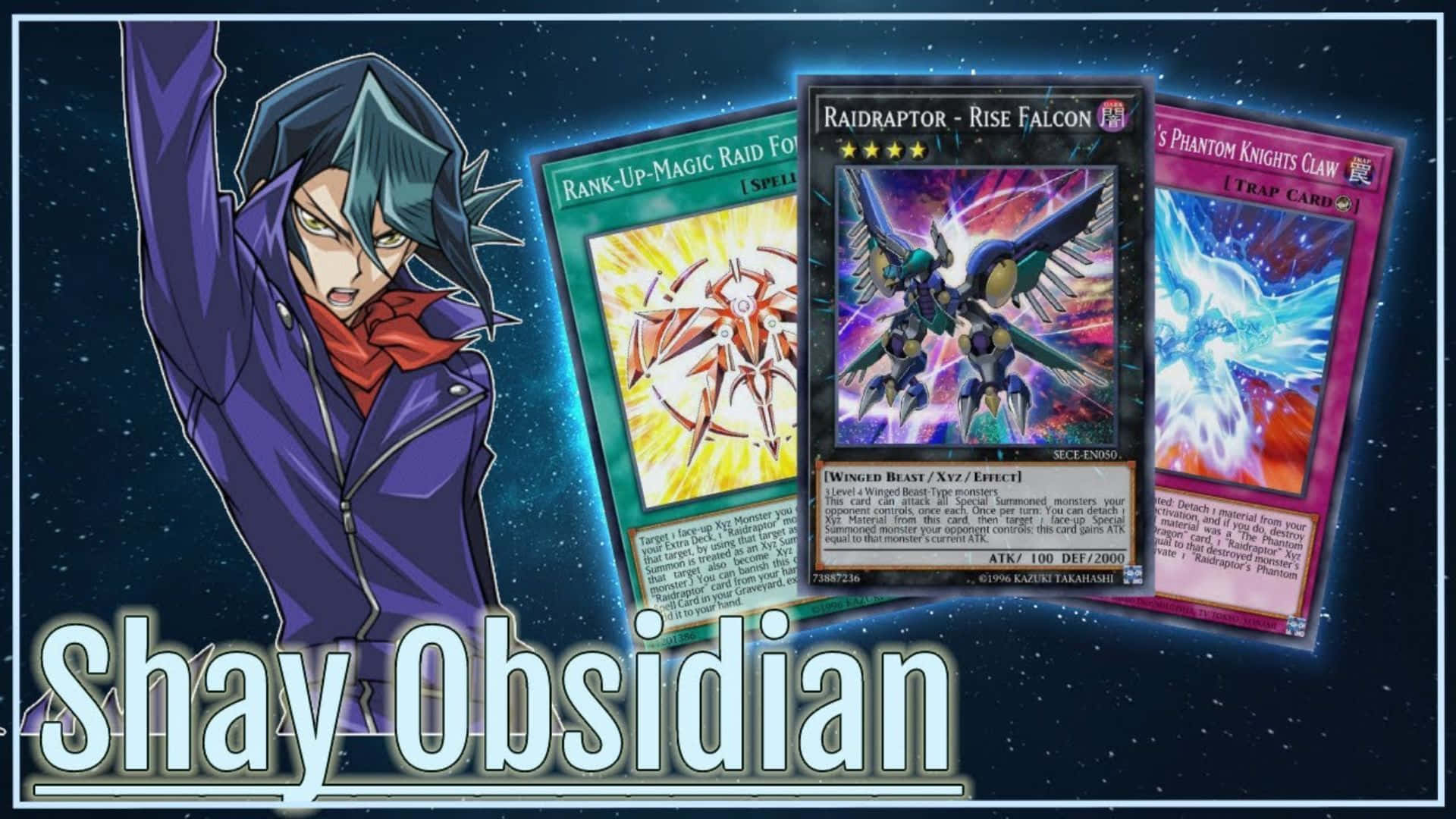 Shay Obsidian 桌布 壁紙 — 動漫角色Shay Obsidian身穿紫色外套，在星空宇宙背景下，於三張發光的遊戲王集換式卡牌旁邊舉起拳頭。