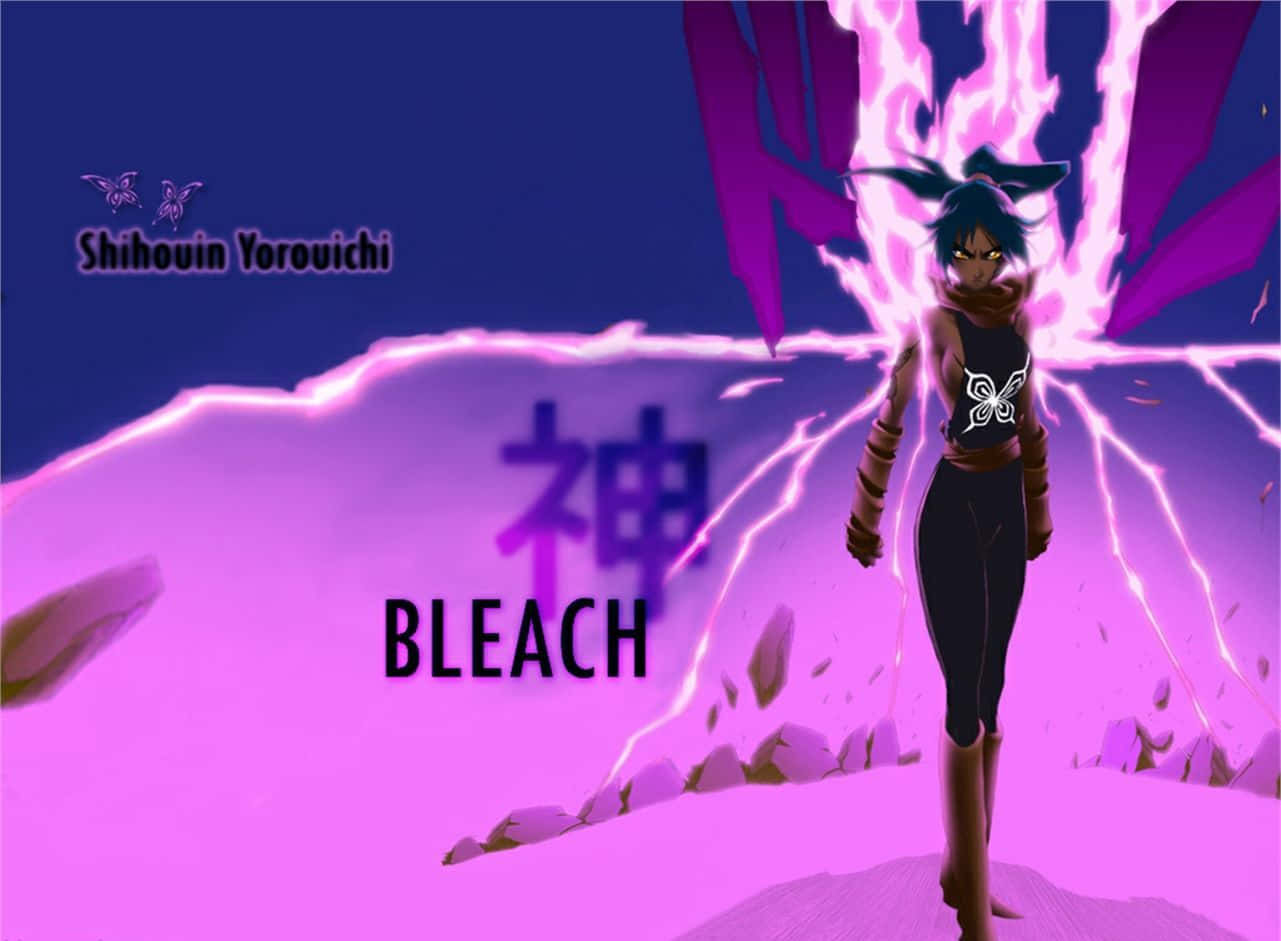 Yoruichi Shihoin 桌布 壁紙 — 動漫角色四楓院夜一站在發光的紫色懸崖上，周圍有電能在噼啪作響。