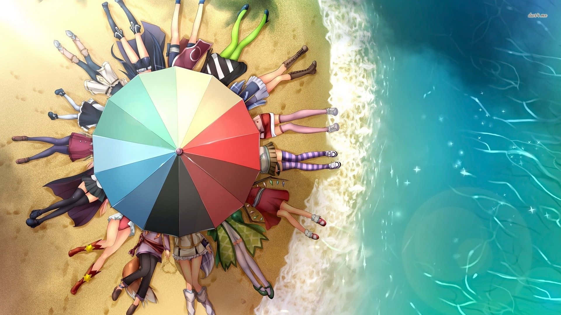 Beach Umbrella 桌布 壁紙 — 動漫角色在海灘上圍著一把彩色遮陽傘躺成一個圓圈，附近的海浪拍打著。