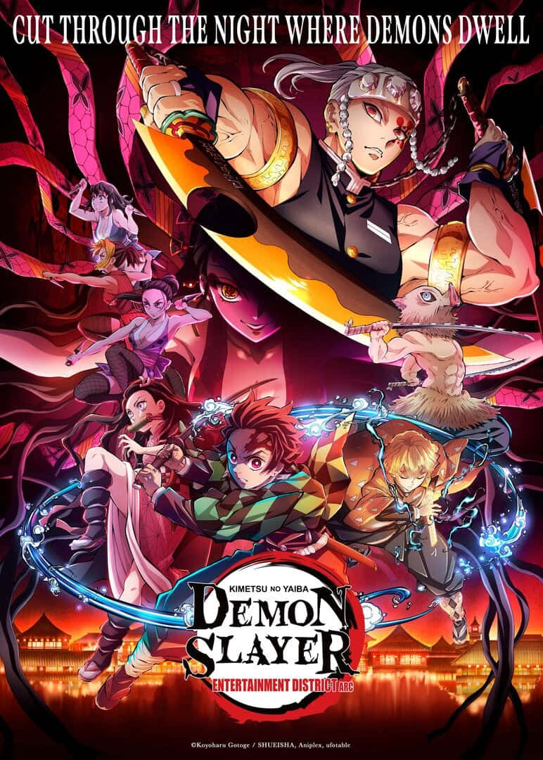 Demon Slayer Characters 桌布 壁紙 — 動漫角色在火熱夜空下與惡魔激烈交戰，呈現戲劇性的《鬼滅之刃》海報。
