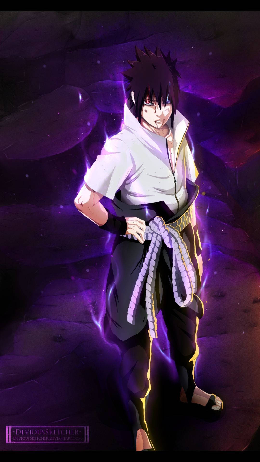 sasuke uchiha 桌布 壁紙 — 動漫角色宇智波佐助站在一個黑暗的洞穴中，紫色的查克拉能量在他周圍劈啪作響。