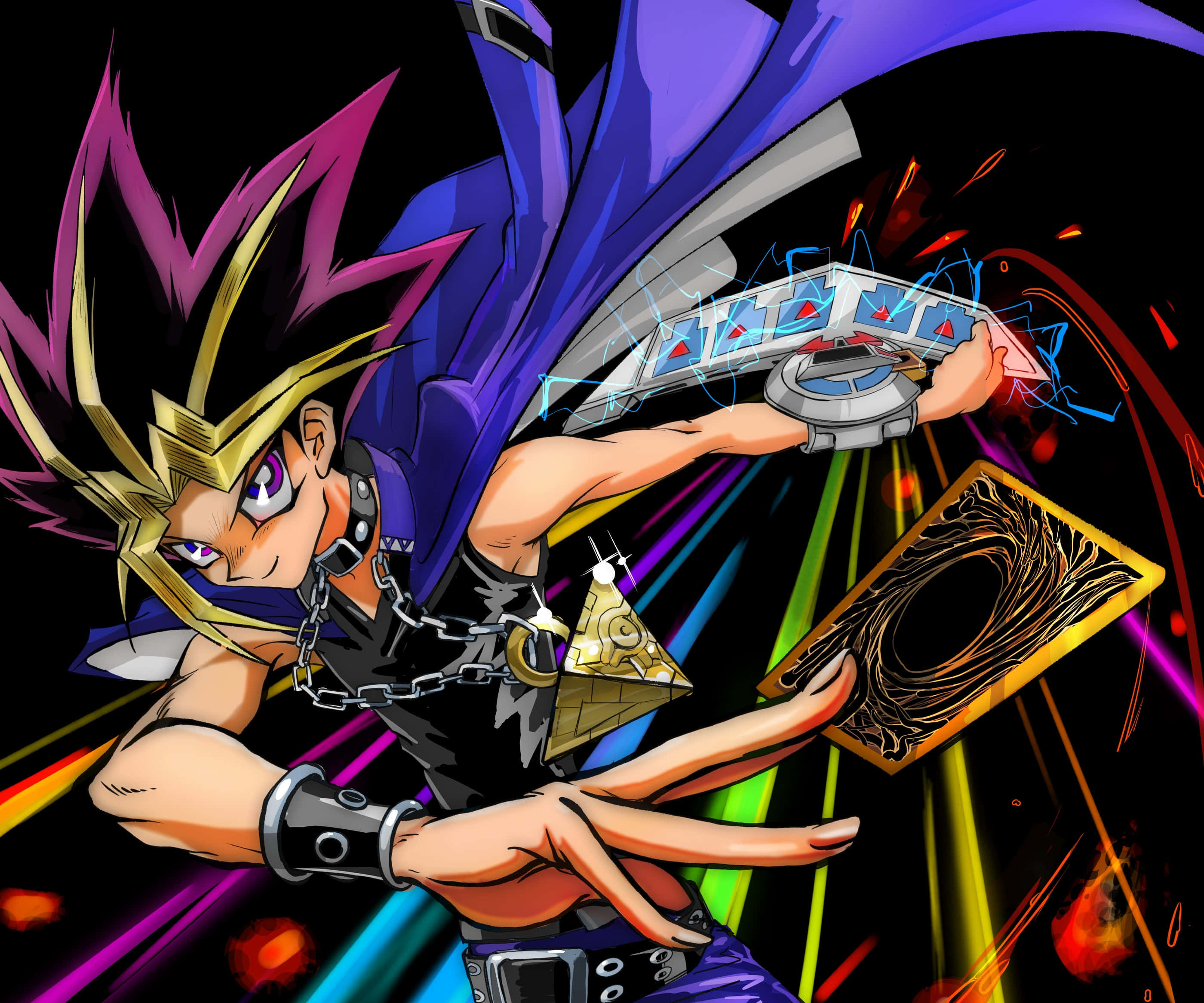 Yami Yugi 桌布 壁紙 — 動漫角色擁有紫色和金色的尖刺頭髮，在充滿活力的霓虹條紋背景前揮舞著發光的卡片發射器。