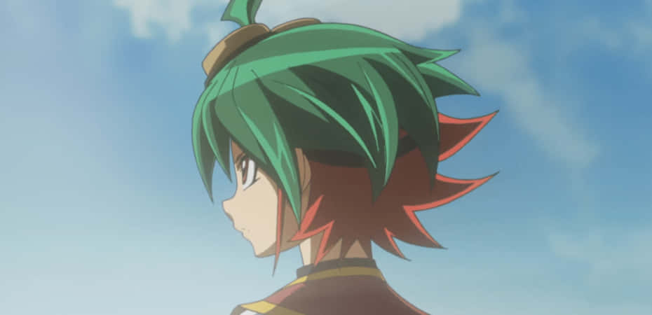Yuya Sakaki 桌布 壁紙 — 動漫角色擁有綠色和紅色的尖刺頭髮，仰望柔和藍天，天空中有縷縷白雲。