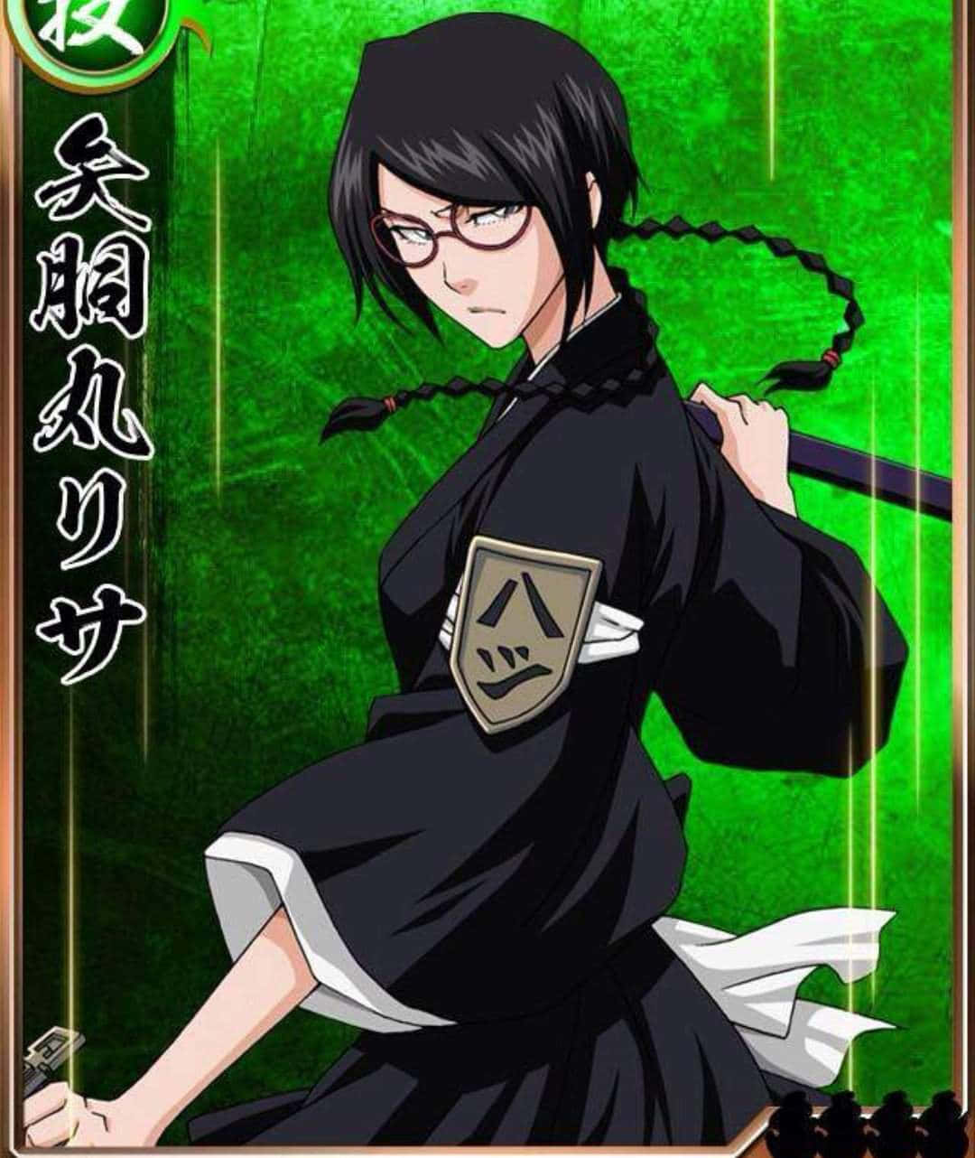 Lisa Yadomaru 桌布 壁紙 — 動漫角色毒ヶ峰リルカ身穿黑色式神制服，戴眼鏡，辮子頭髮，在發光的綠色背景前。