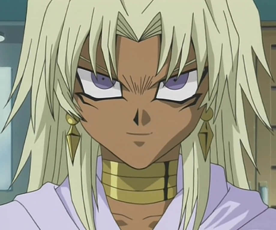 Marik Ishtar 桌布 壁紙 — 動漫角色特寫，擁有尖刺金髮和強烈紫色眼睛，佩戴金色珠寶。