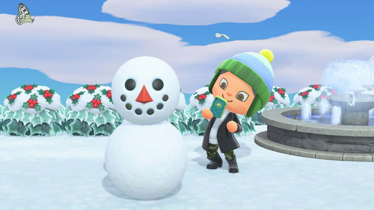 動物森友會冬季雪人 壁紙 — 一個穿著冬季服裝的快樂卡通人物站在雪人旁邊，身處一個有冬青灌木和噴泉的雪景花園中。