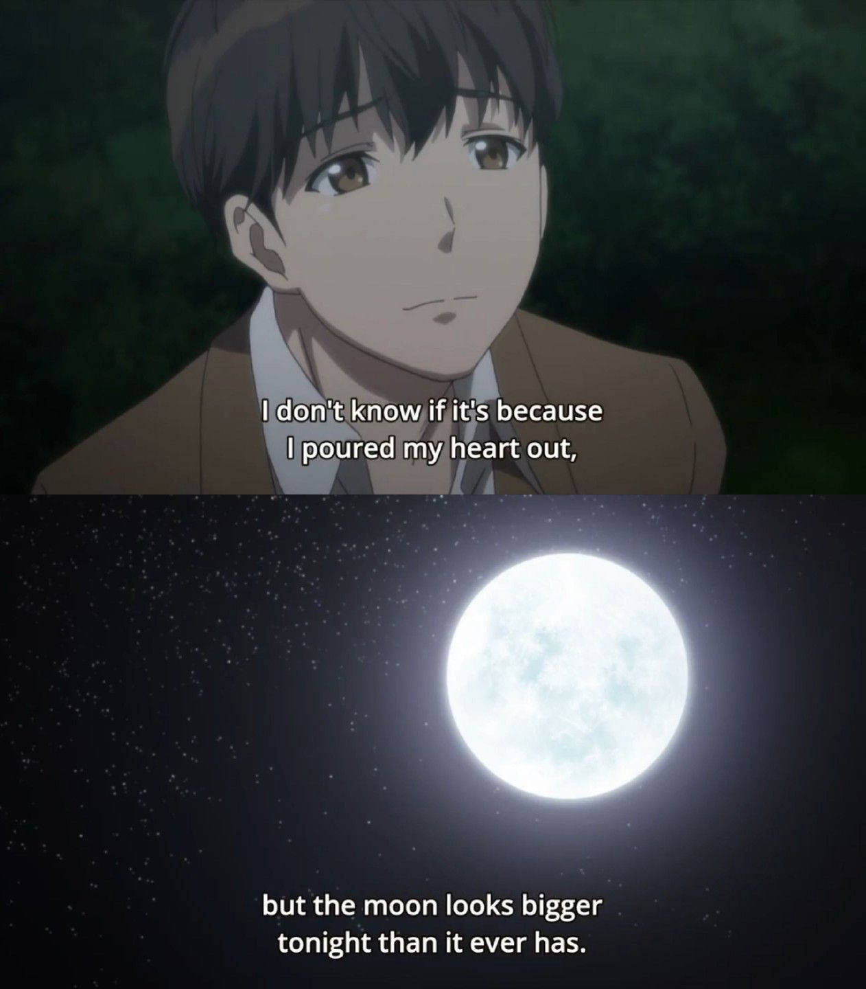 動畫《Seiren》黑暗金句 壁紙 — 一個年輕的動漫男孩抬頭仰望星空中明亮的滿月，表情沉思。