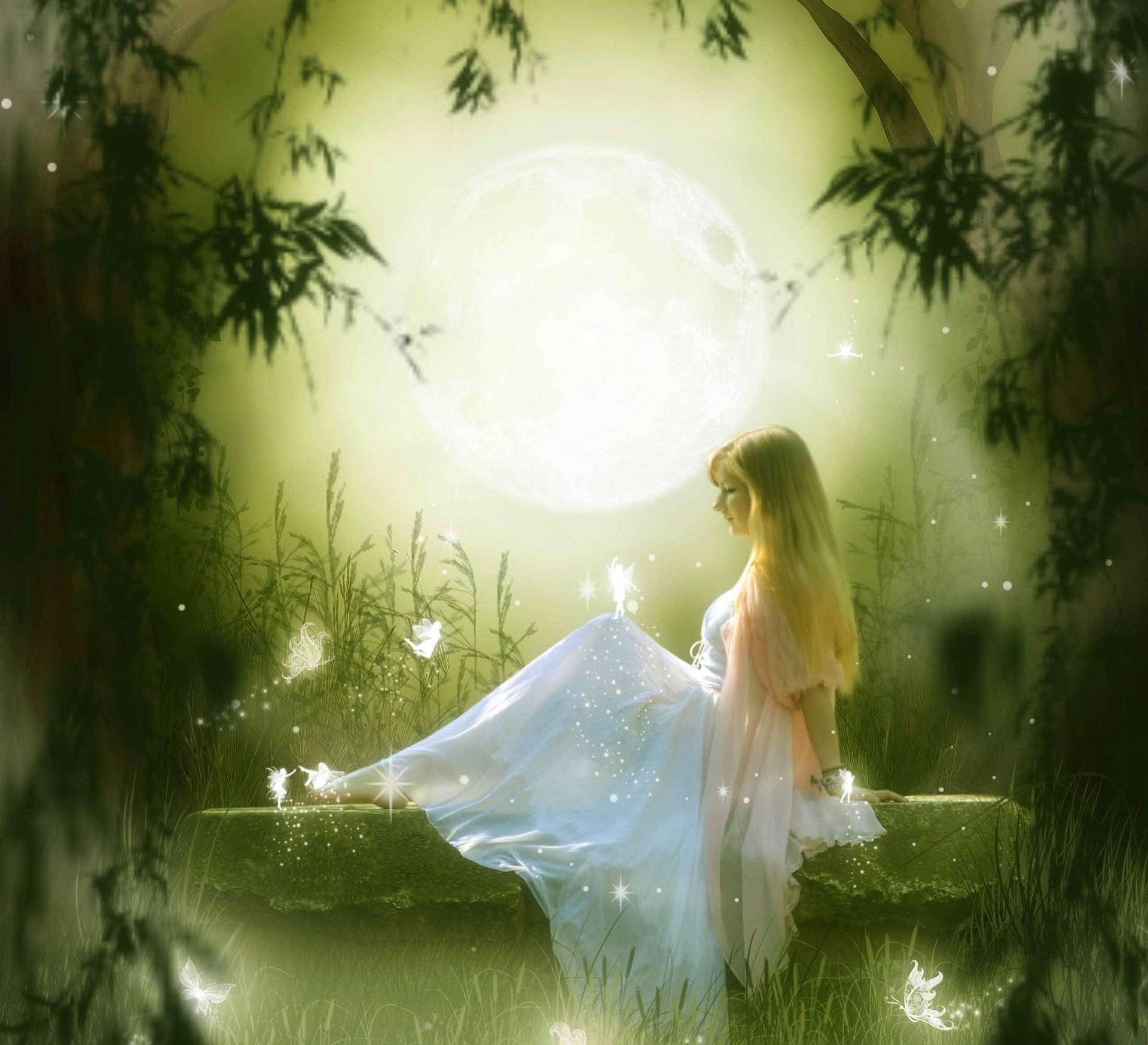 身穿發光長袍的女子坐在滿月下的魔法森林中，與精靈一起。