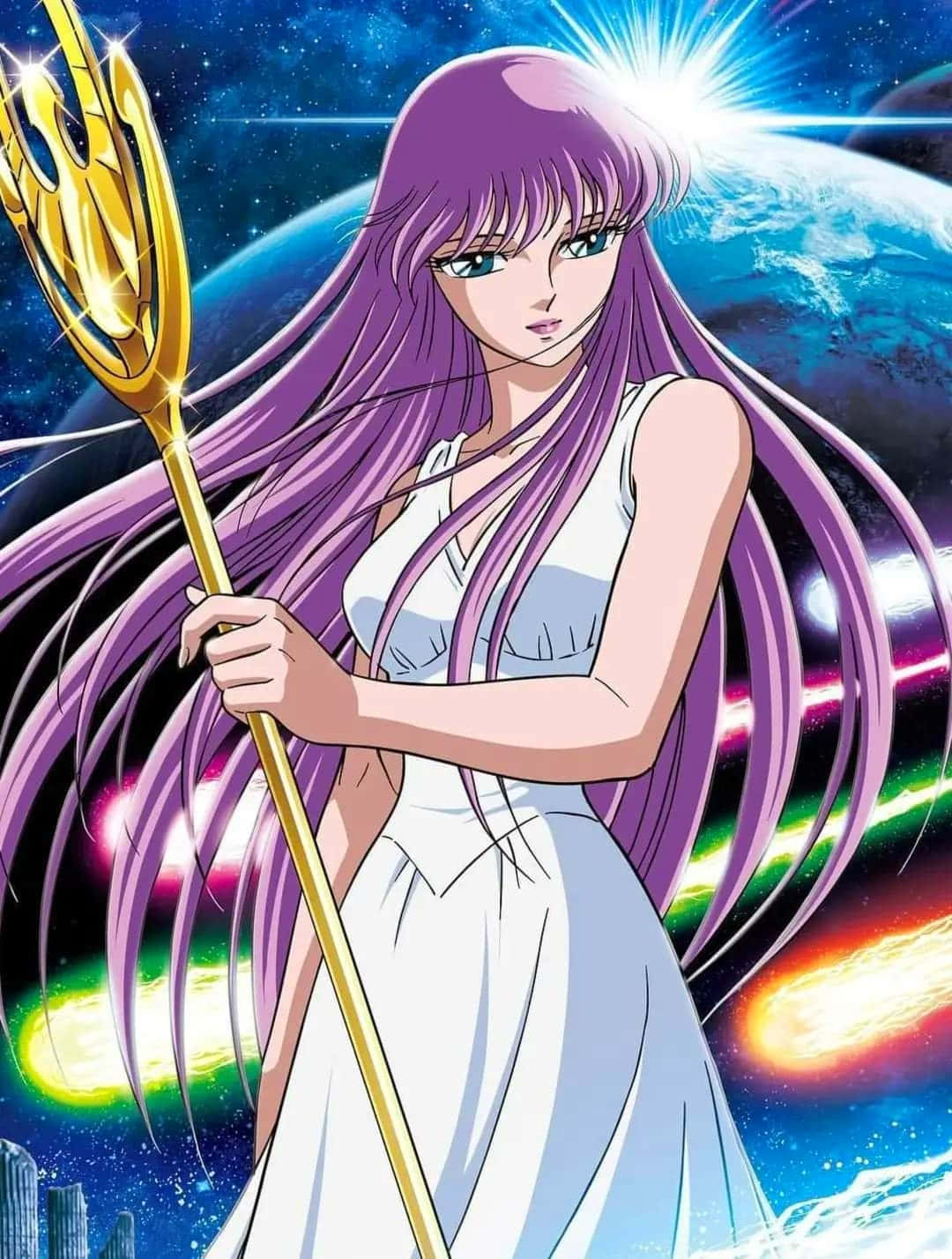 動畫角色Athena Saori Kido持法杖 壁紙 — 一位紫髮動漫女神身穿白色長袍，在宇宙背景中手持金色三叉戟，背景有地球和流星。