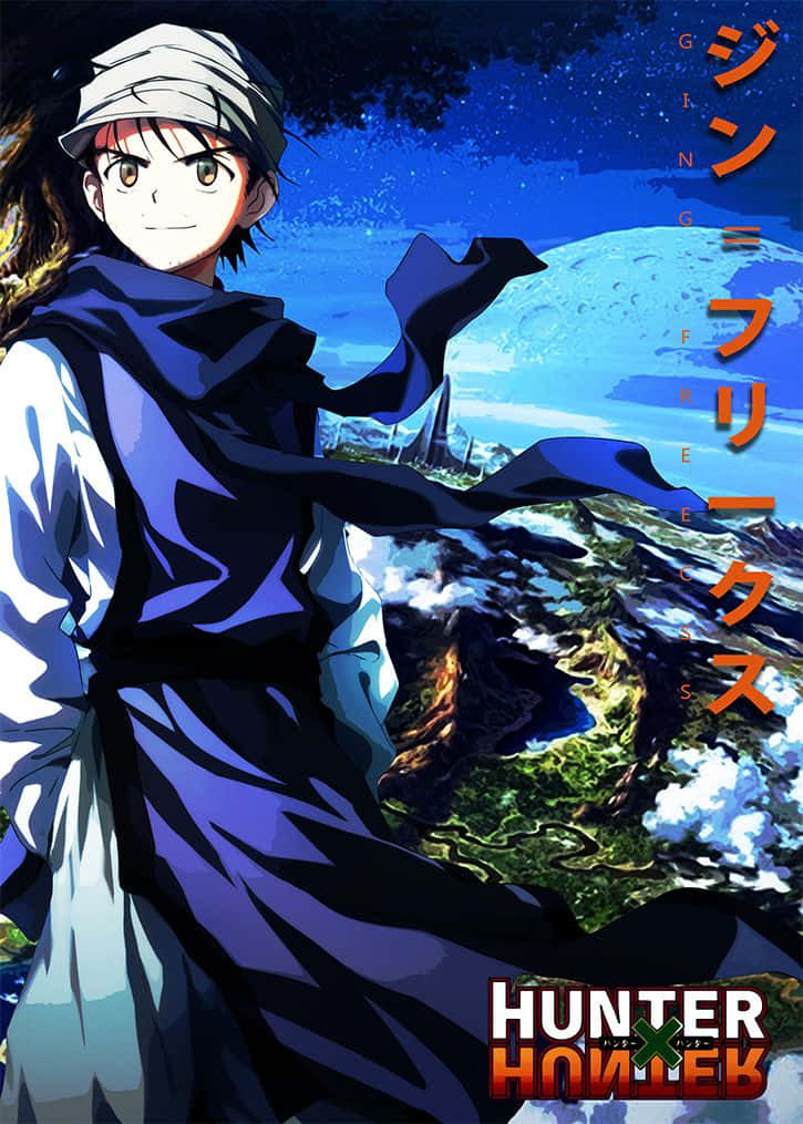 Ging Freecss 桌布 壁紙 — 動畫角色戴著白色帽子、披著藍色斗篷，自信地站在星光燦爛的夜空下，背景是發光的外星景觀。