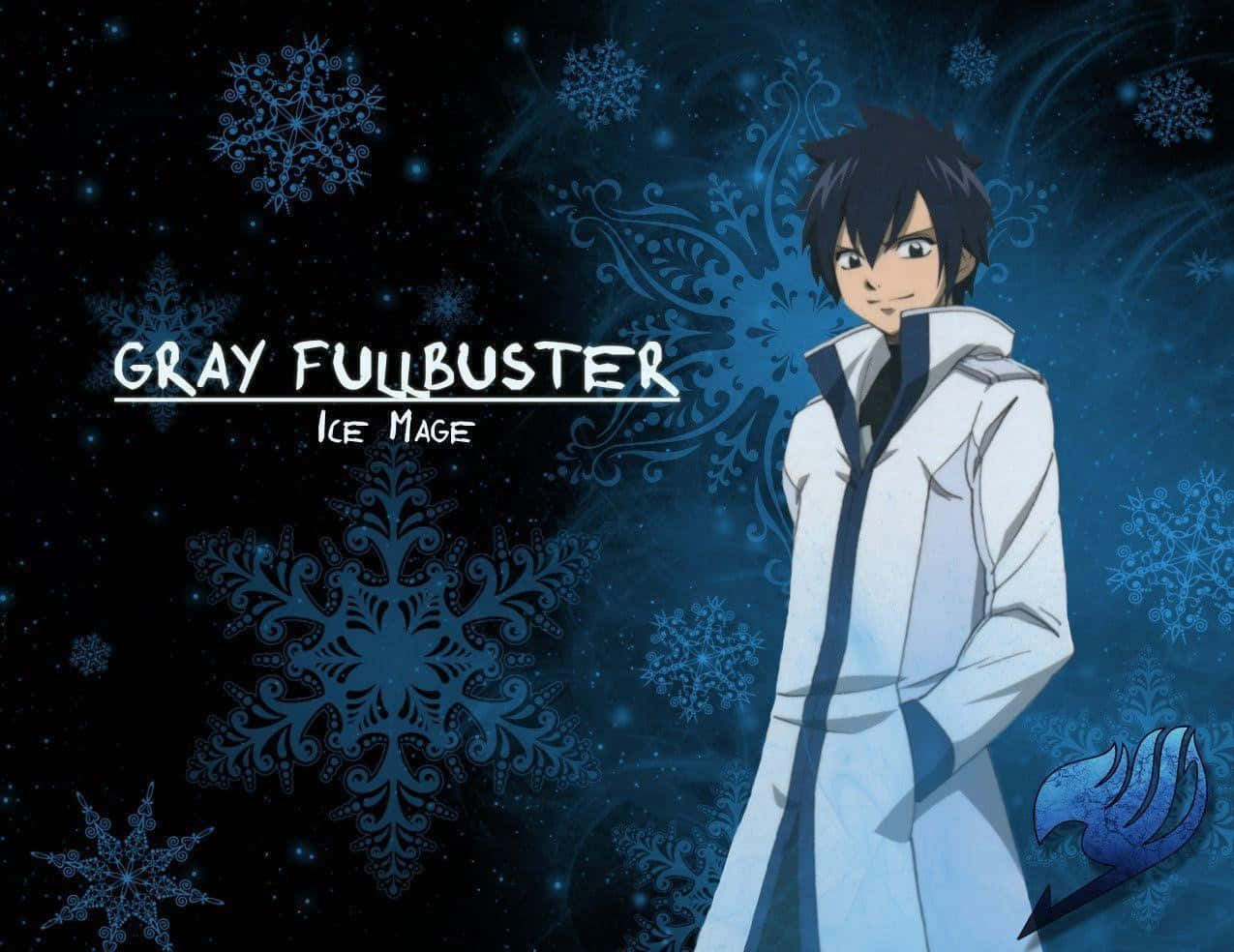 Gray Fullbuster 桌布 壁紙 — 動畫魔法師格雷·佛爾帕斯塔自信地穿著白色外套，站在深藍色雪景背景中，周圍有發光的雪花。