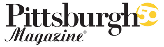 匹茲堡雜誌標誌配表情符號 壁紙 — Pittsburgh Magazine 標誌，採用粗體黑色文字和黃色 50 週年圓形徽章。