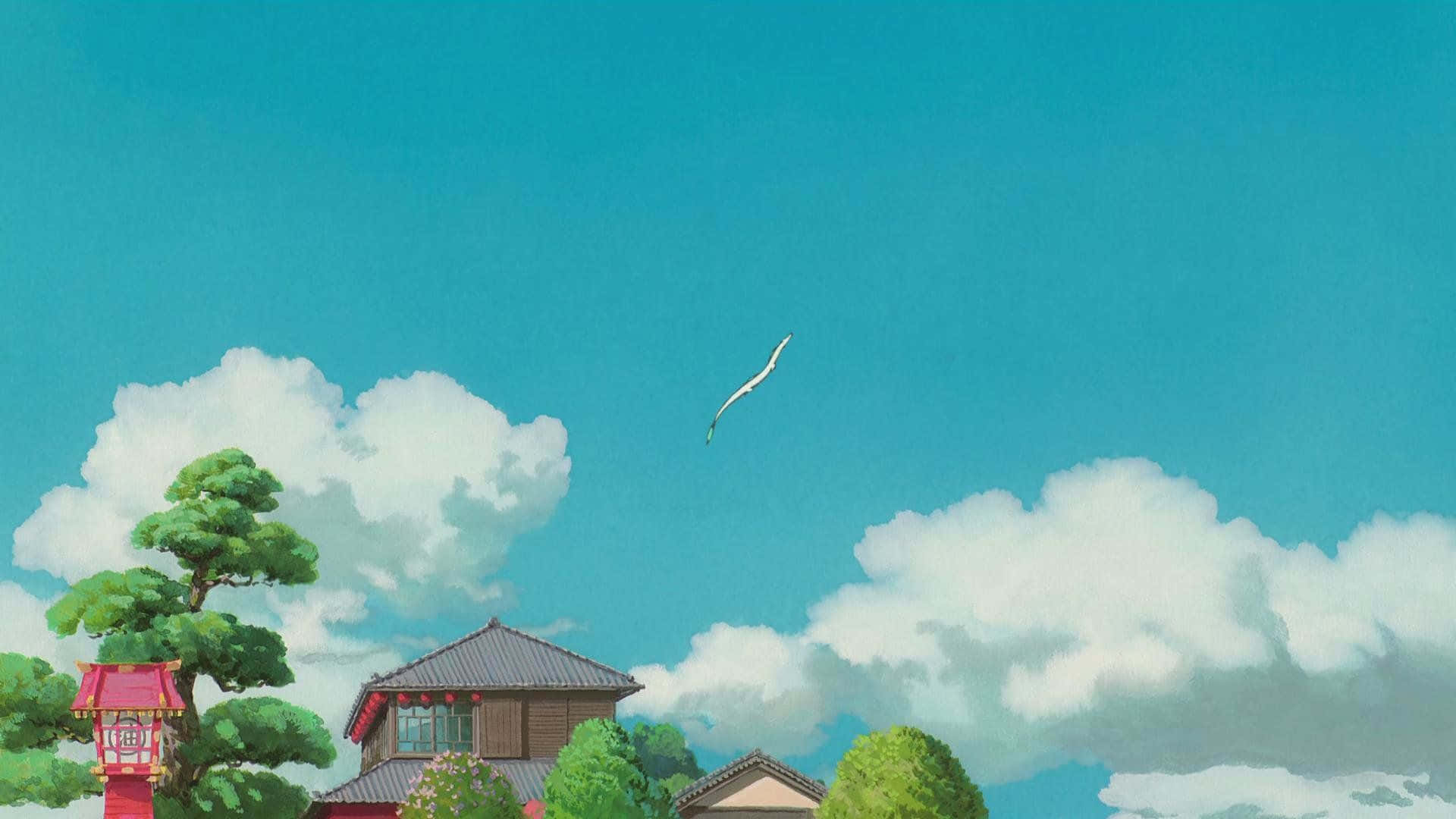 千尋踏入超自然世界的驚奇旅程 壁紙 — 一個寧靜的動漫風格村莊，有傳統房屋、綠樹和一隻海鷗在明亮的藍天白雲下翱翔。