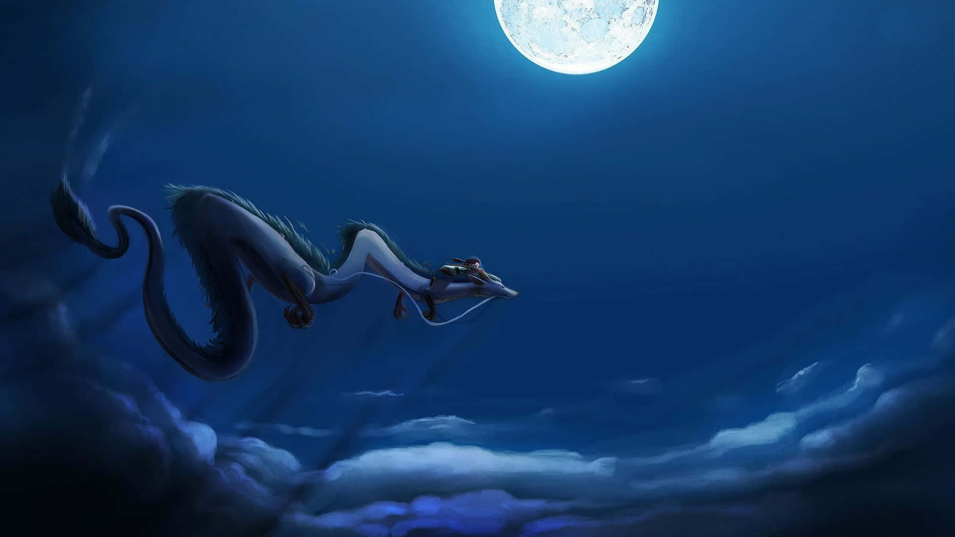 一條白龍在夜間明亮的滿月下飛過烏雲。
