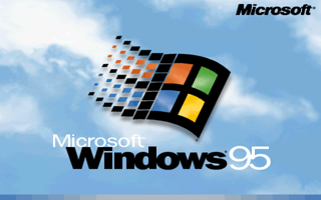 「升級至 Windows 95，過去與現在」 壁紙 — 標誌性的 Microsoft Windows 95 標誌，其色彩繽紛的四窗格設計和像素化軌跡，漂浮在明亮的藍天和白雲之上。