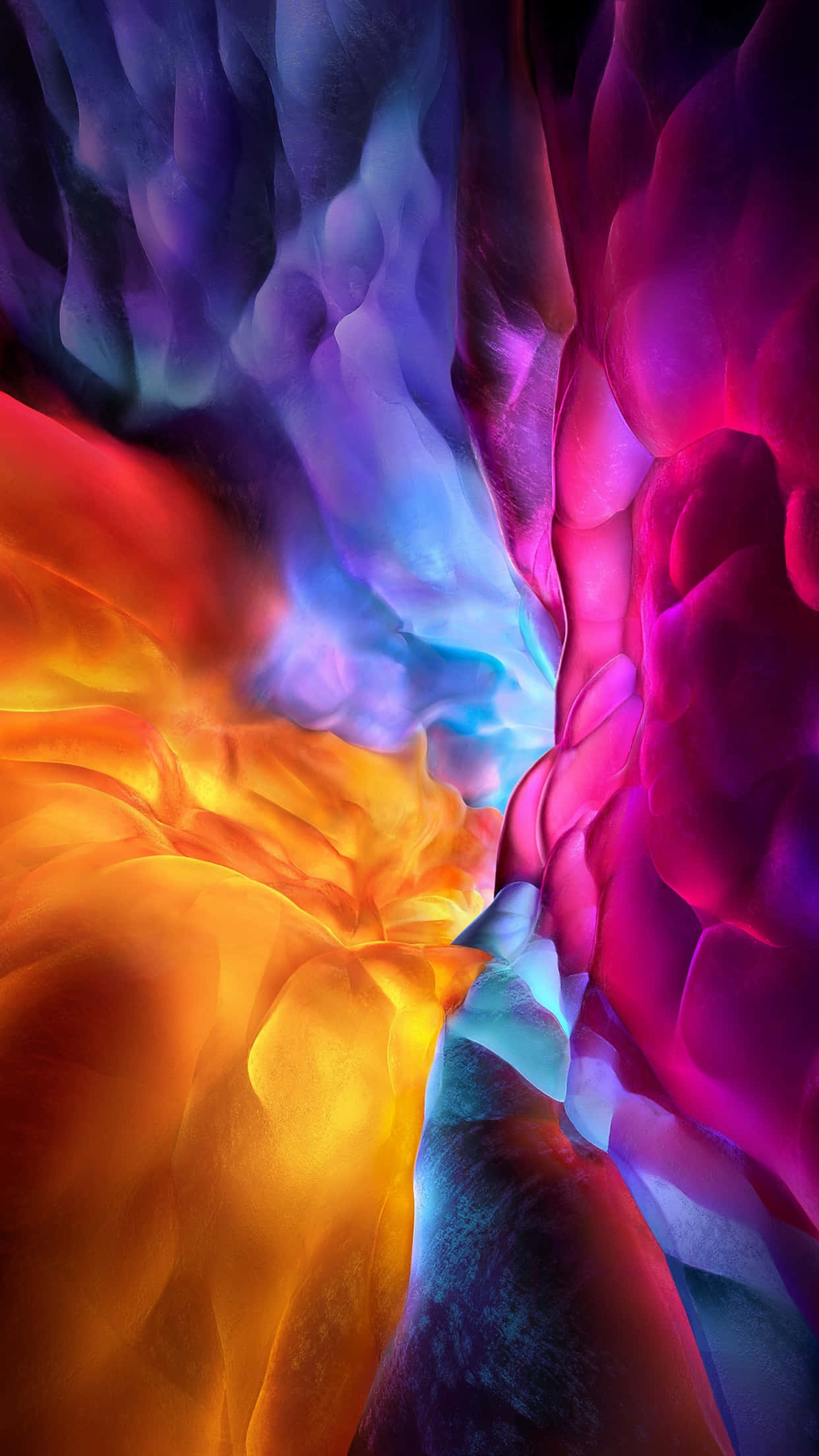 升級至新款iPad Pro 壁紙 — 充滿活力的旋轉星雲，由火橙色、粉紅色和電光藍色的宇宙雲層組成，動態流動。