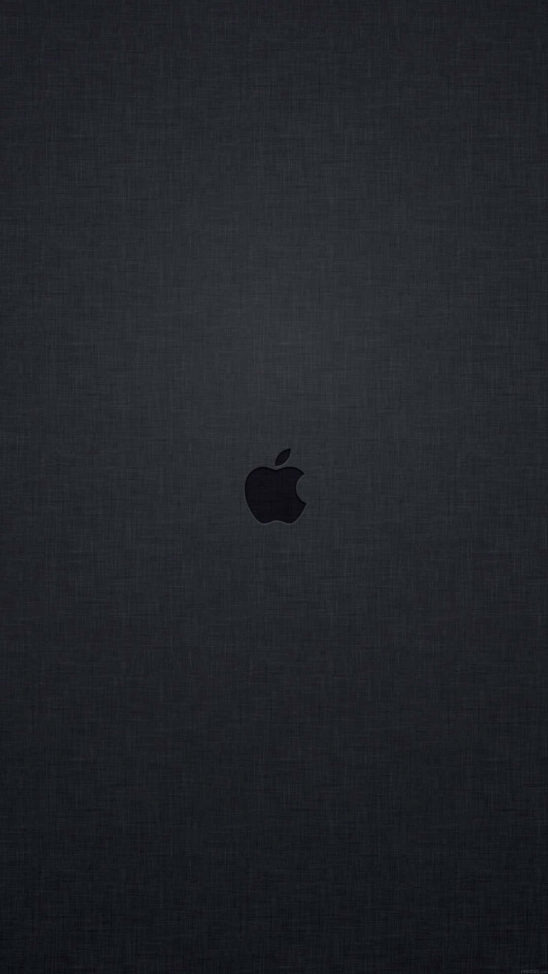 深色紋理壁紙，中央有Apple標誌