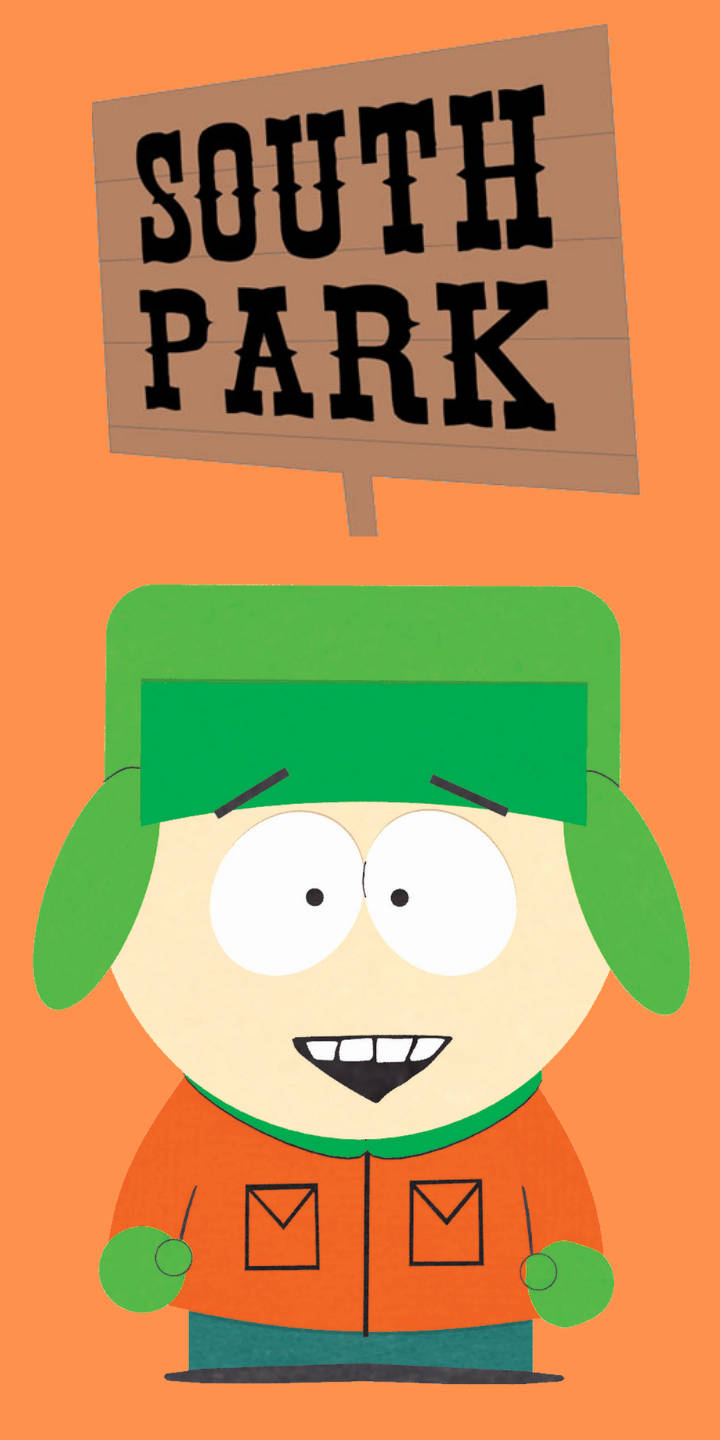 《南方公園》角色凱爾·布羅夫洛夫斯基 壁紙 — 卡通角色 Stan Marsh 戴綠色帽子和橙色外套，在橙色背景下的 'SOUTH PARK' 標誌下方。