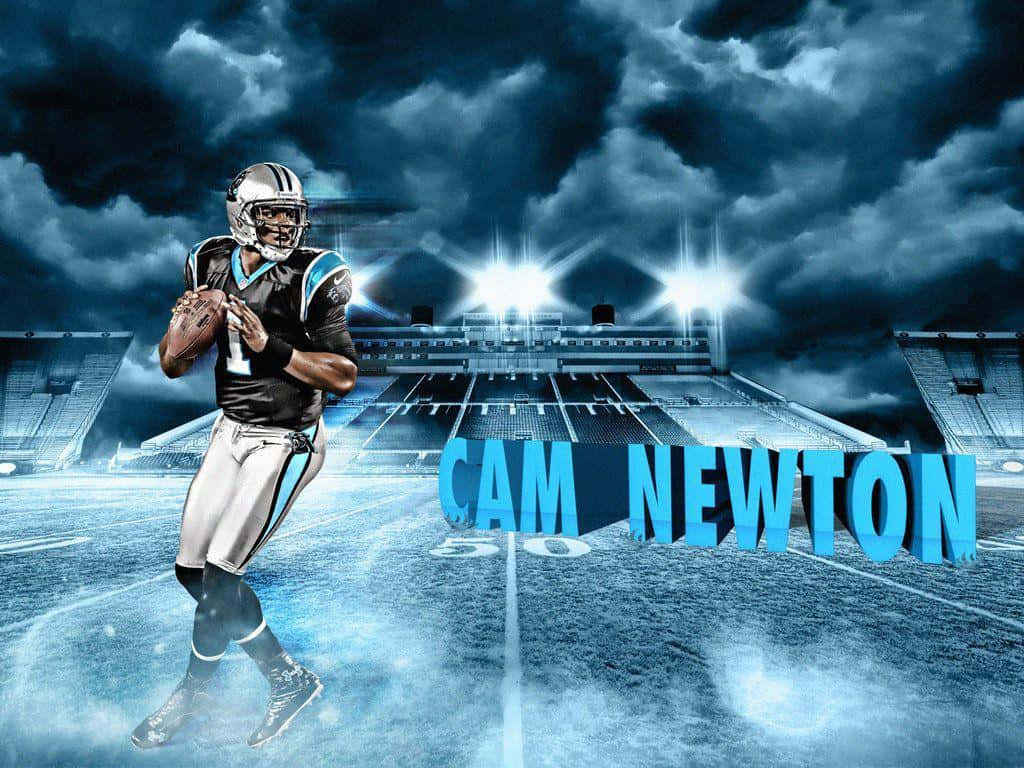 身穿球衣的美式足球員Cam Newton在明亮的球場燈光下，以暴風雨的天空為背景站在球場上。