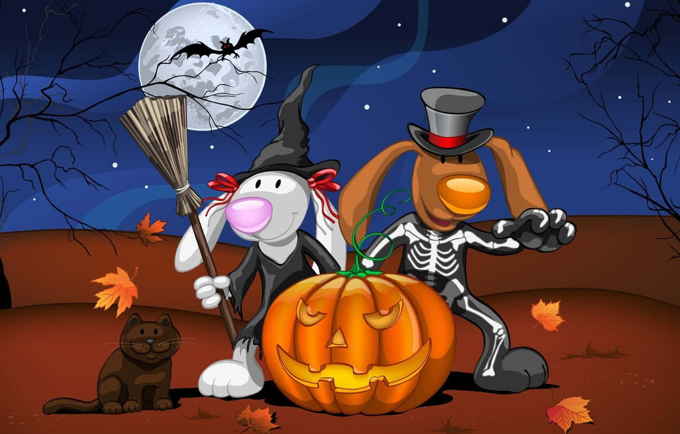 Skeleton Costumes 桌布 壁紙 — 卡通兔子打扮成女巫和骷髏，在蝙蝠飛翔的滿月下與發光的南瓜燈一起擺姿勢。