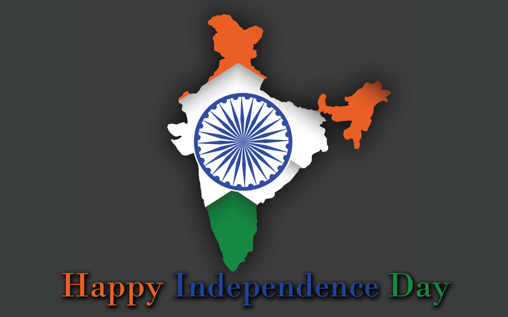 Independence 桌布 壁紙 — 印度地圖輪廓填充國旗顏色和阿育王法輪，居中於深灰色背景上，帶有慶祝文字。