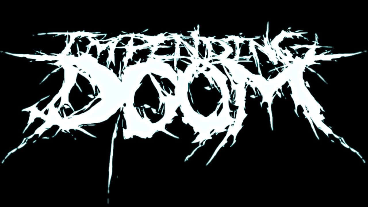 黑色背景上的白色鋸齒DOOM文字