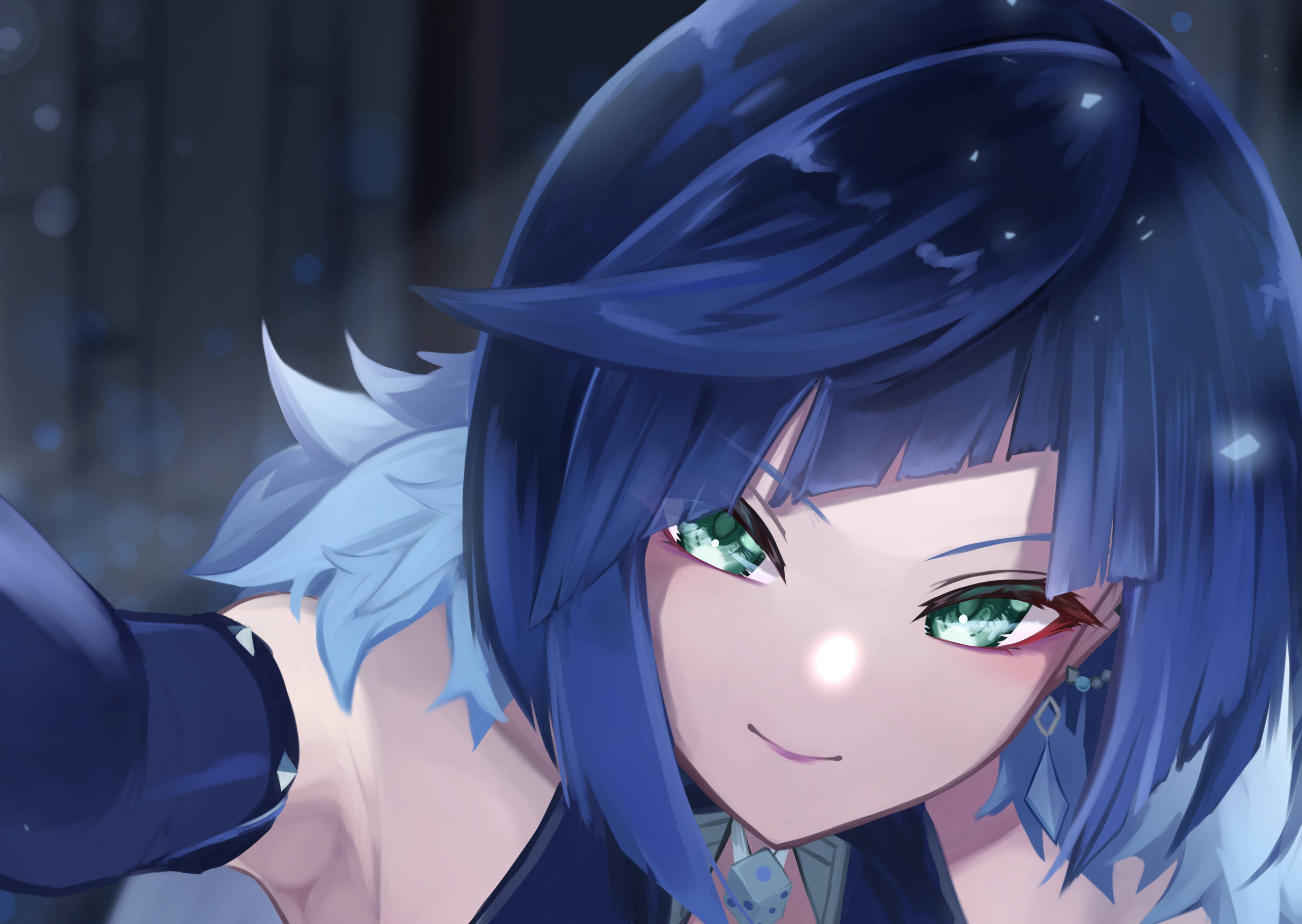 原神夜蘭頭像 壁紙 — 一個動漫女孩嘅特寫，藍色頭髮同發光嘅綠色眼睛，喺昏暗嘅環境中溫柔咁微笑。