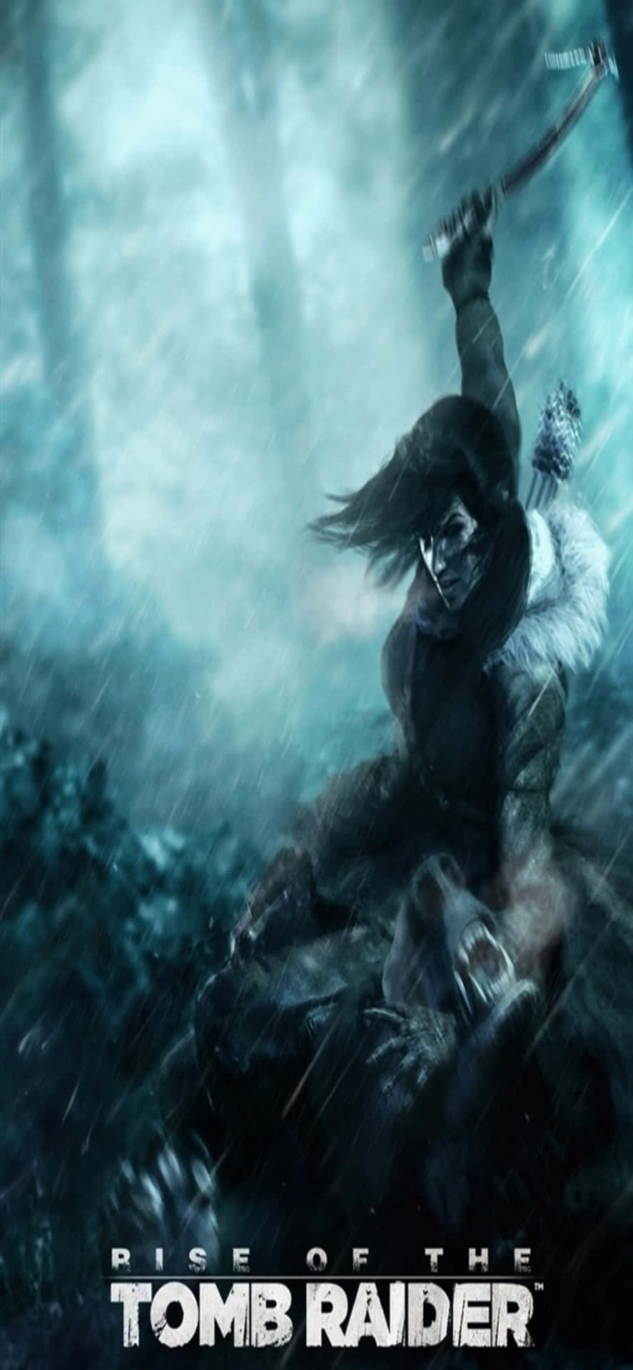 Tomb Raider 在雨林中舉起斧頭與野獸戰鬥。