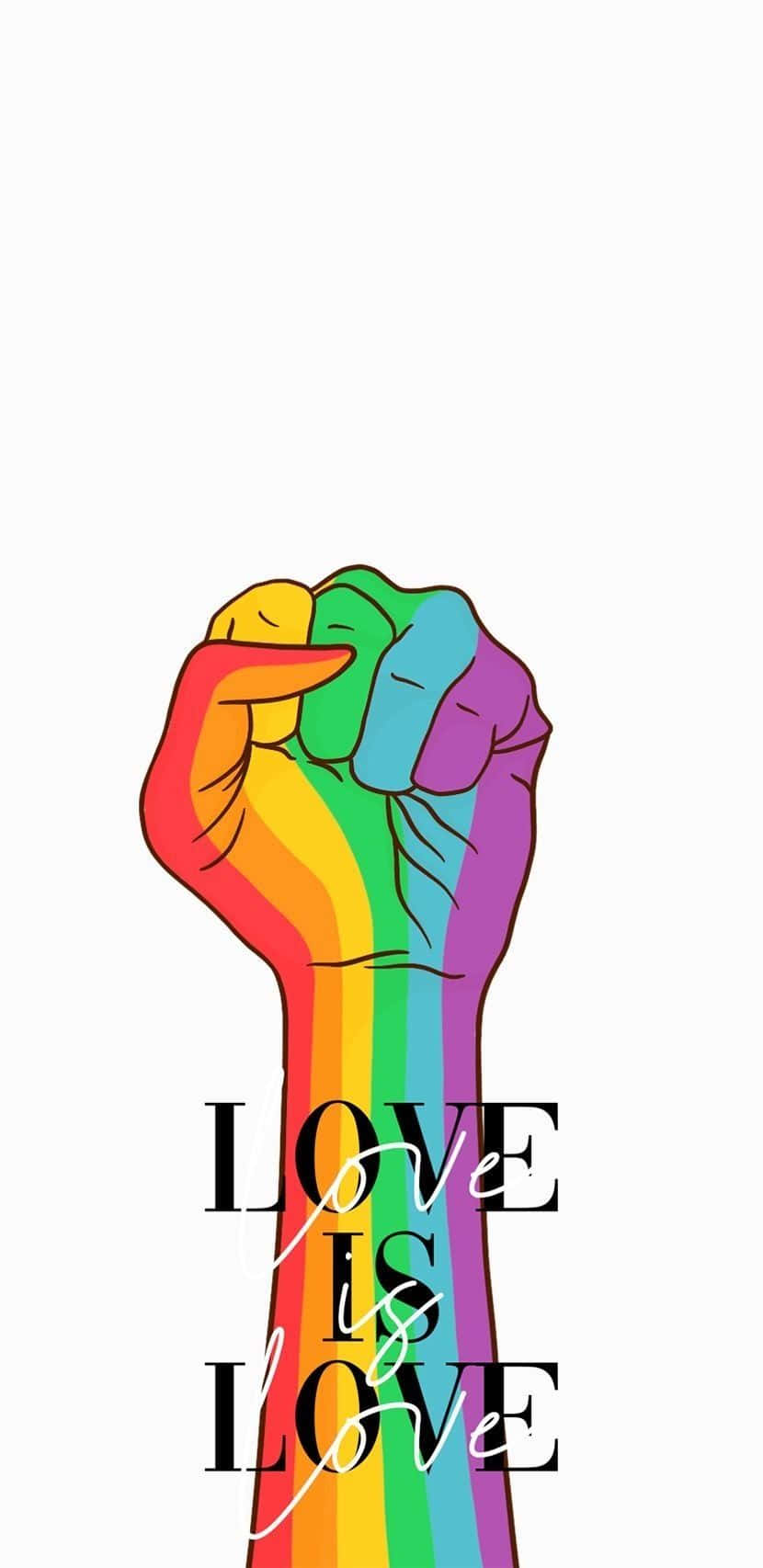 一個彩虹拳頭，上面有黑色文字「Love is Love」。