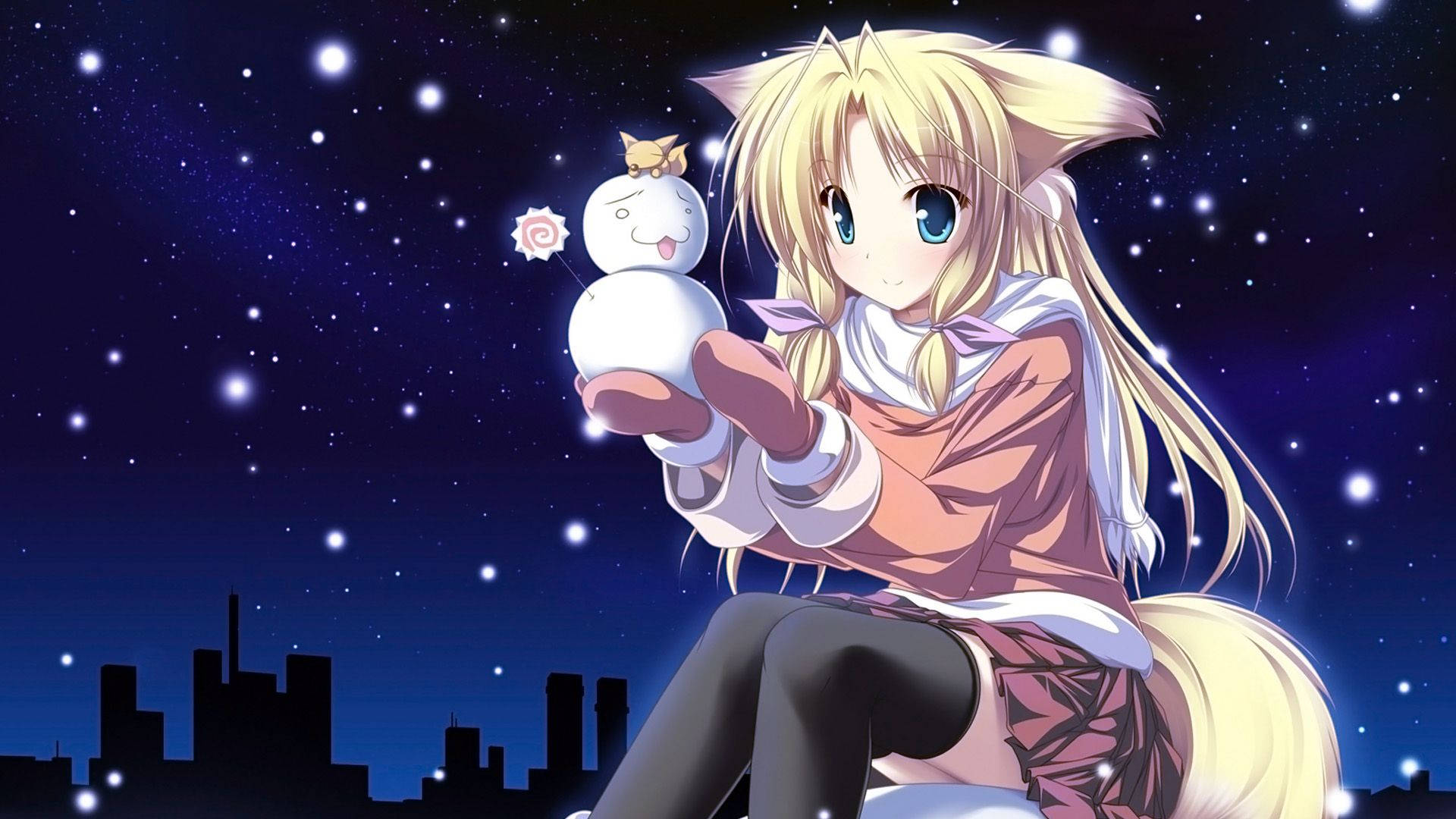 可愛動漫女孩聖誕節 壁紙 — 一個金髮的動漫女孩，長著狐狸耳朵，在繁星點點的夜空下，城市輪廓之上，抱著一個發光的雪人。