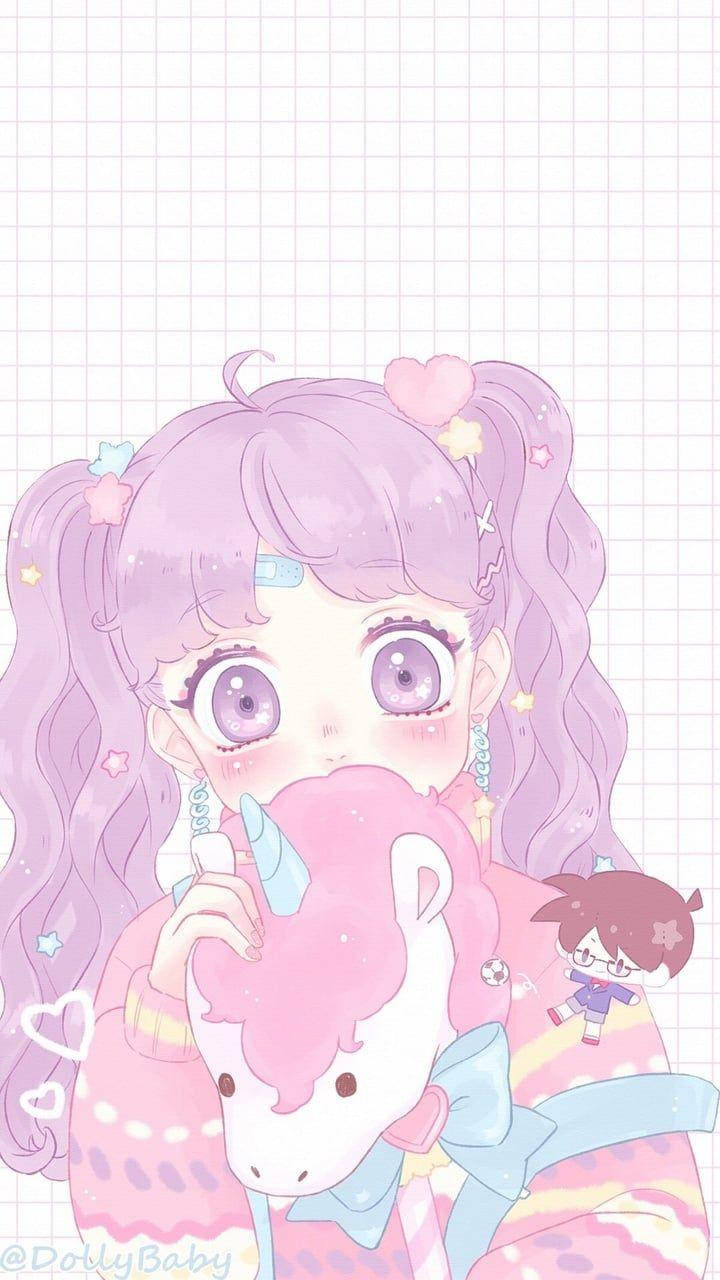 可愛動漫女孩與小馬絨毛玩具 壁紙 — 一個可愛的動漫女孩，紫色頭髮和大眼睛，在網格背景前抱著一個粉紅色獨角獸毛絨玩具。