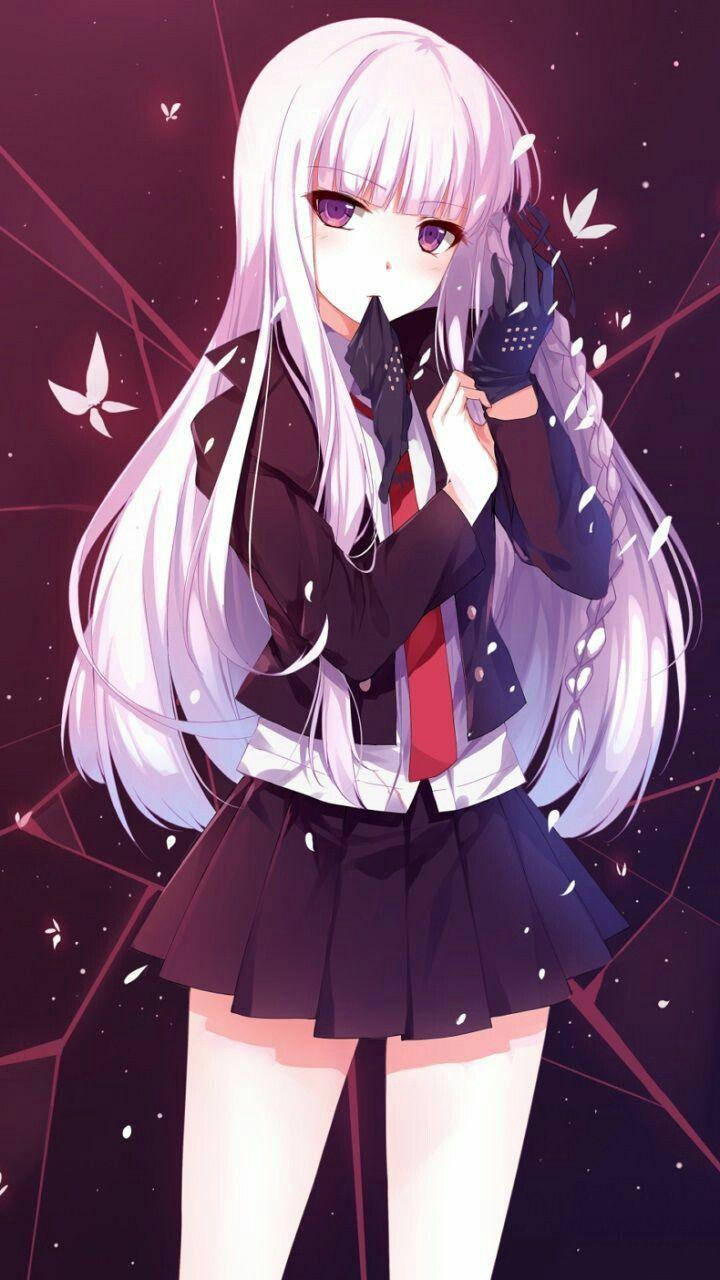 可愛動漫版桐生夕貴校服造型 壁紙 — 一個蒼白的動漫女孩，長長的白髮和紫色的眼睛，穿著深色校服，背景是繁星點點的紫色背景，有飄浮的蝴蝶。