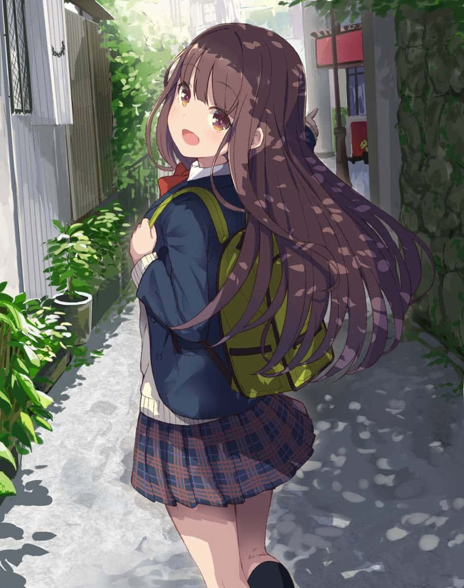 著住校服嘅動漫女孩，孭住綠色背包，行過陽光普照嘅花園小巷。