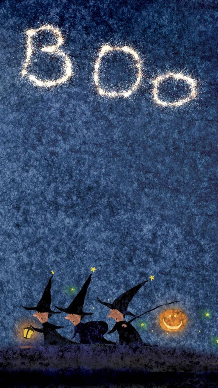 三個飛行女巫，伴隨著發光的「Boo」和傑克南瓜燈，在夜間。