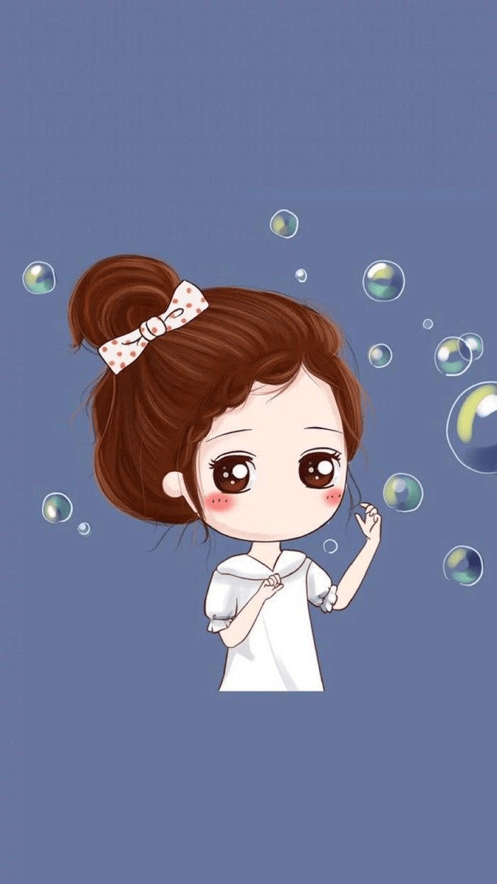 可愛情侶配對：左側女孩戳泡泡 壁紙 — 一個可愛的動漫女孩，棕色頭髮盤成髮髻，戴著白色蝴蝶結，在純藍色背景上輕輕吹出彩色泡泡。