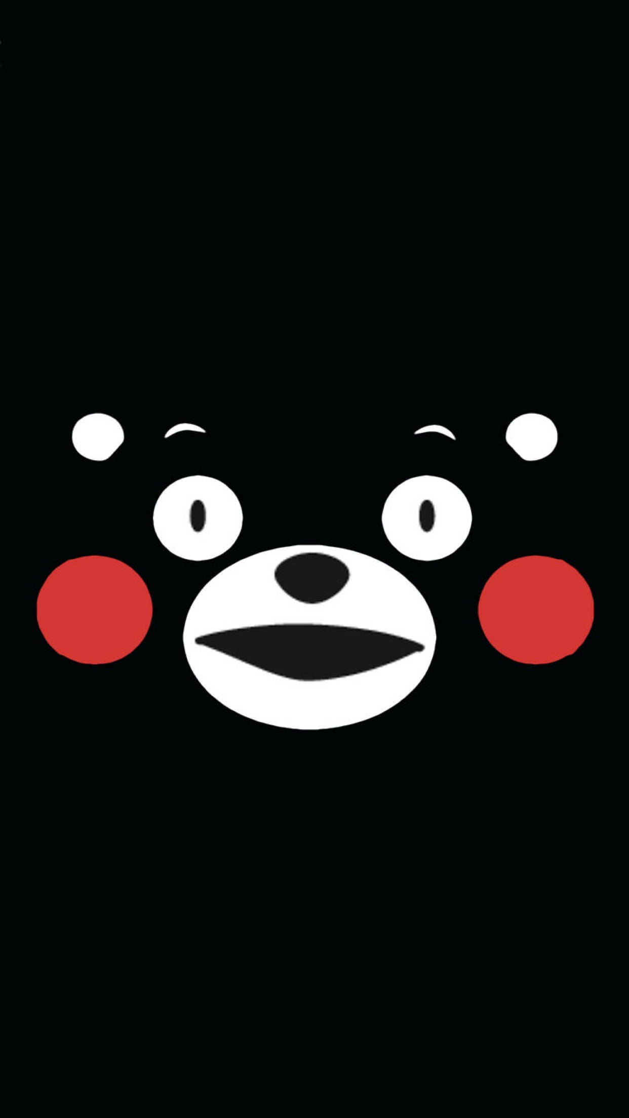 可愛的庫馬蒙微笑 壁紙 — 簡約黑色背景上有一個風格化的白色熊臉，帶有紅色臉頰和簡單的眼睛。