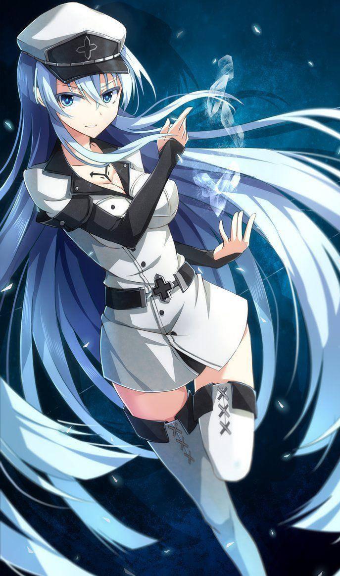 可愛的艾斯德斯 壁紙 — 一位藍髮動漫女孩穿著白色護士制服，在旋轉的深藍色背景中，伴隨著發光粒子，動態地站立著。