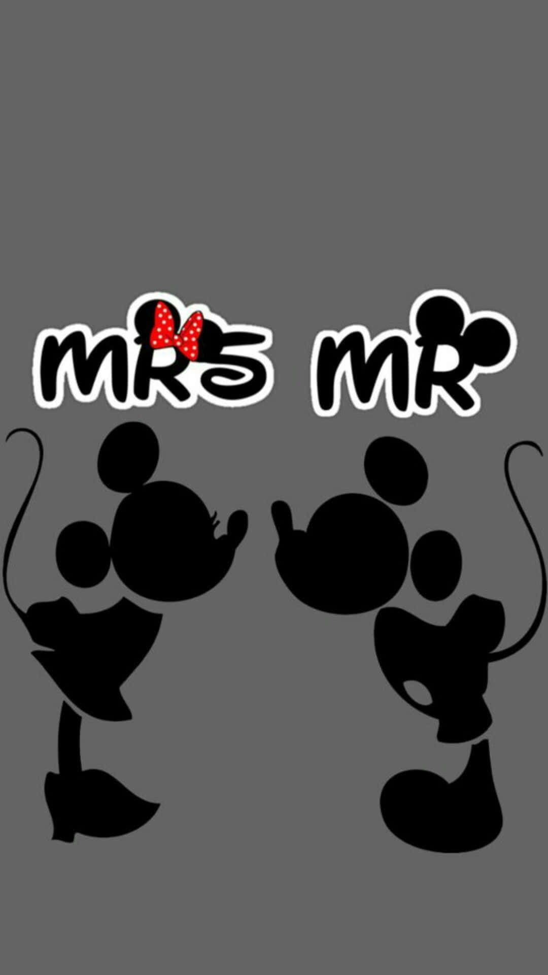米奇和米妮老鼠的黑色剪影面對面，上方有「Mrs」和「Mr」文字。